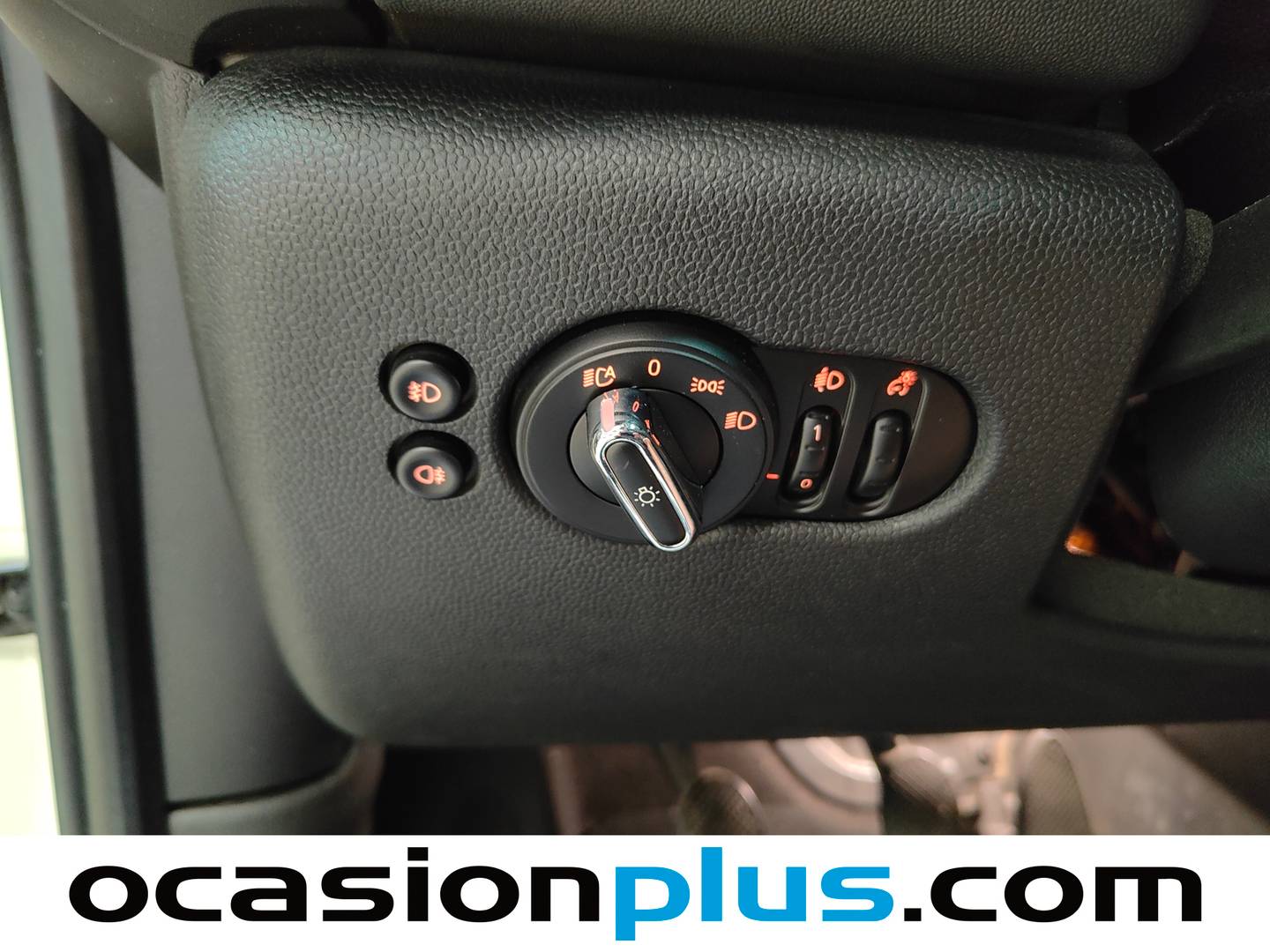 Equipamiento del Mini MINI Mini MINI Cooper 5 Puertas One (102 CV)