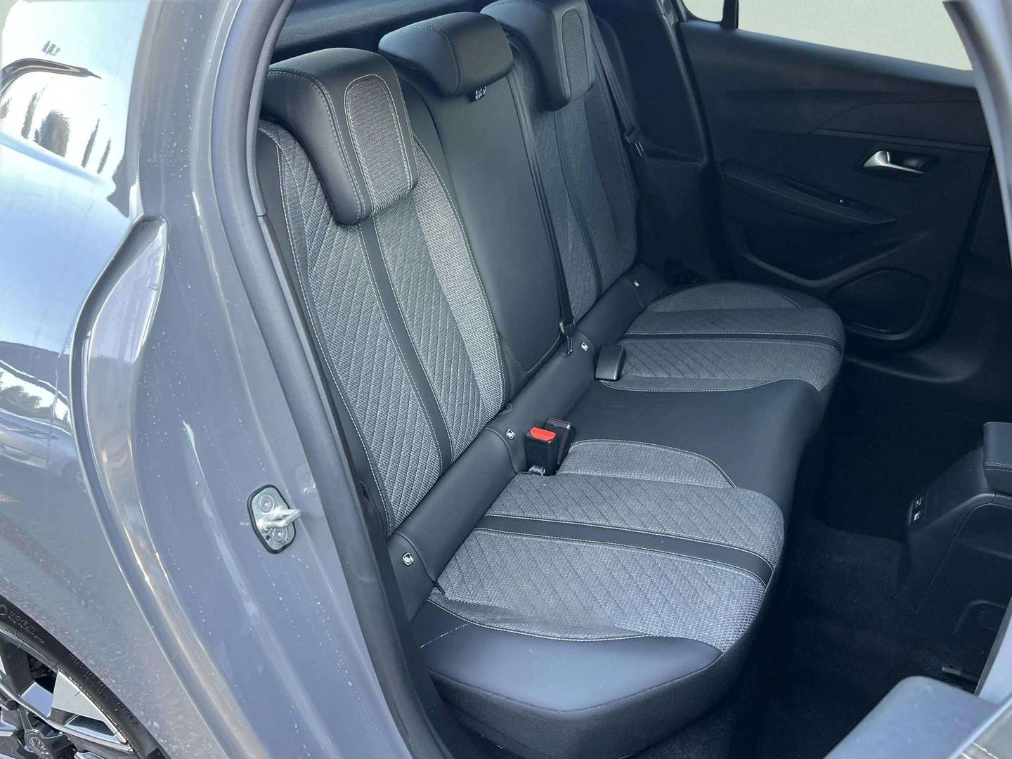 Foto Peugeot 208 Peugeot 208 PureTech 100 Allure (100 CV)