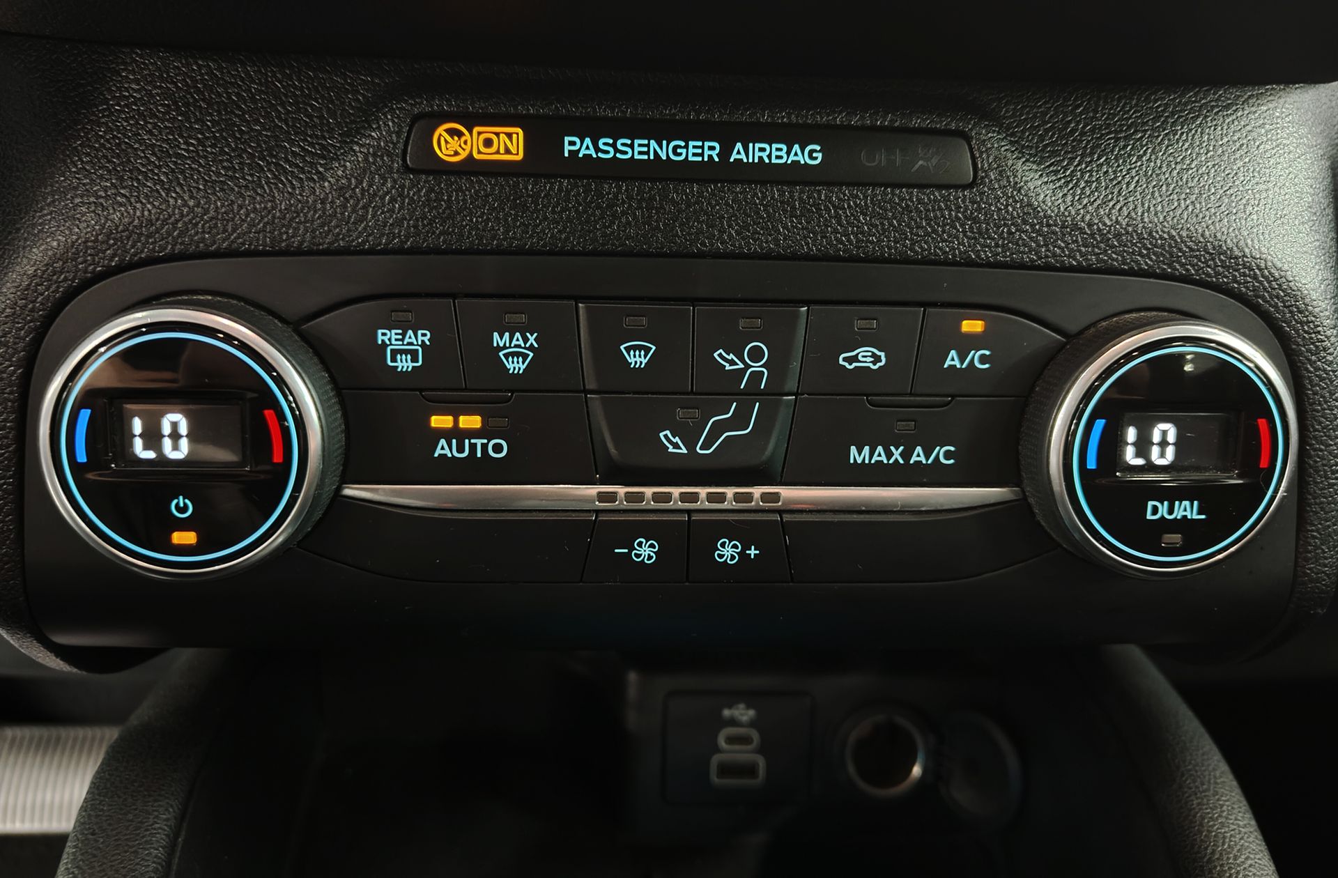 Ford Kuga 1.5 EcoBlue ST-Line - foto 36