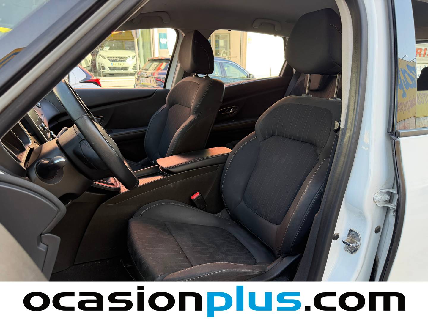 Foto asientos delanteros Renault Scénic Renault Scenic Limited Energy TCe (140 CV)