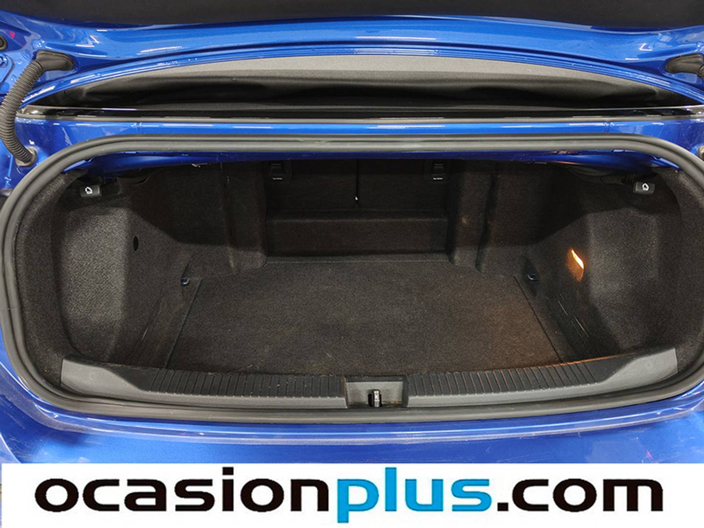 Foto Volkswagen T-Roc Volkswagen T-Roc Cabrio R-Line 1.5 TSI (150 CV)