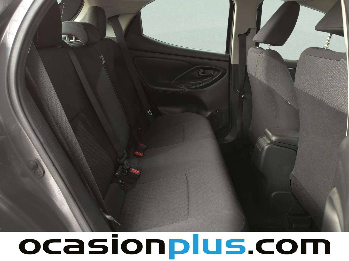 Foto asientos traseros Toyota Yaris Toyota Yaris 120H Business Plus (116 CV)