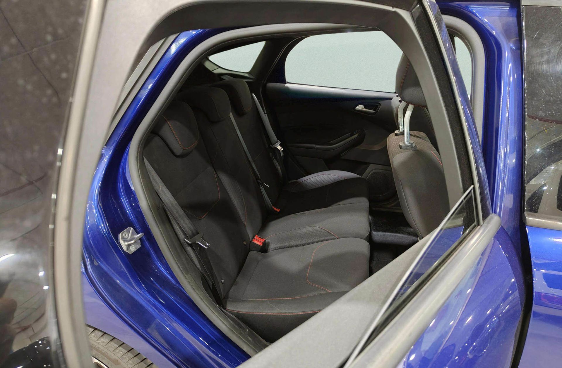 Ford Focus 1.5 EcoBoost ST-Line Red&Black - foto 17