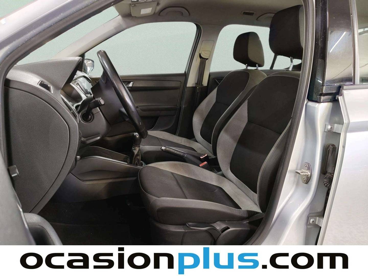 Foto asientos delanteros Skoda Fabia Skoda Fabia 1.0 TSI Like (95 CV)