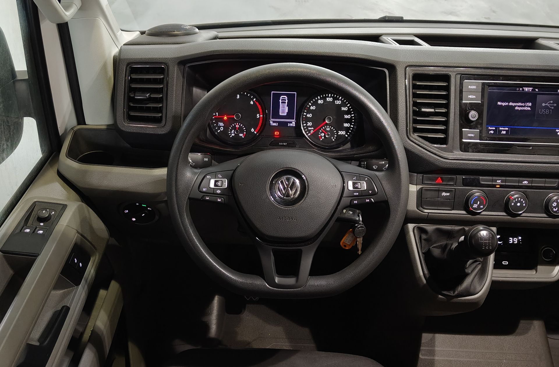 Volkswagen Crafter 35 Furgón Batalla Larga L4H3 2.0 TDI Camperizada 4 plazas - foto 32