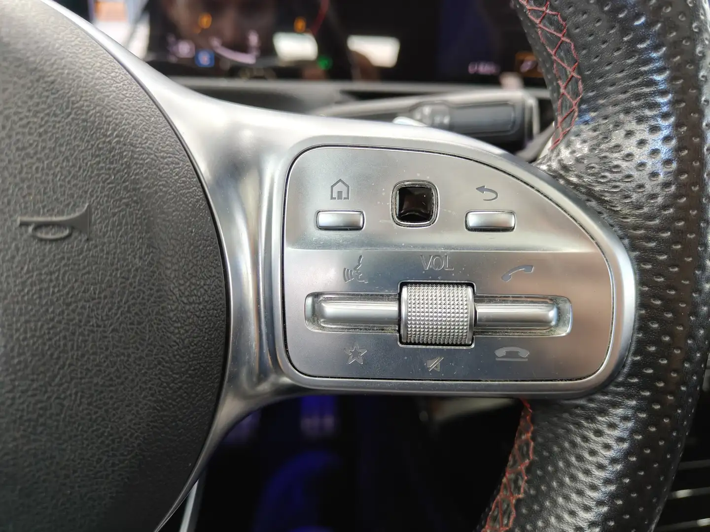 Foto Mercedes Clase A Mercedes-Benz Clase A 180d 85 kW (116 CV) Pack AMG