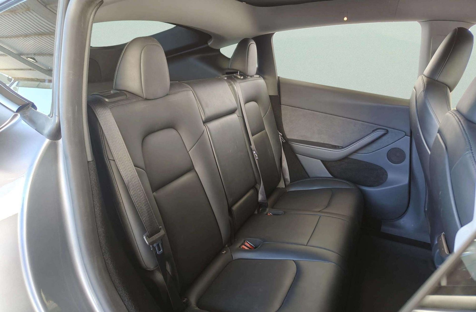 Tesla Model Y Gran Autonomía 4WD - foto 21