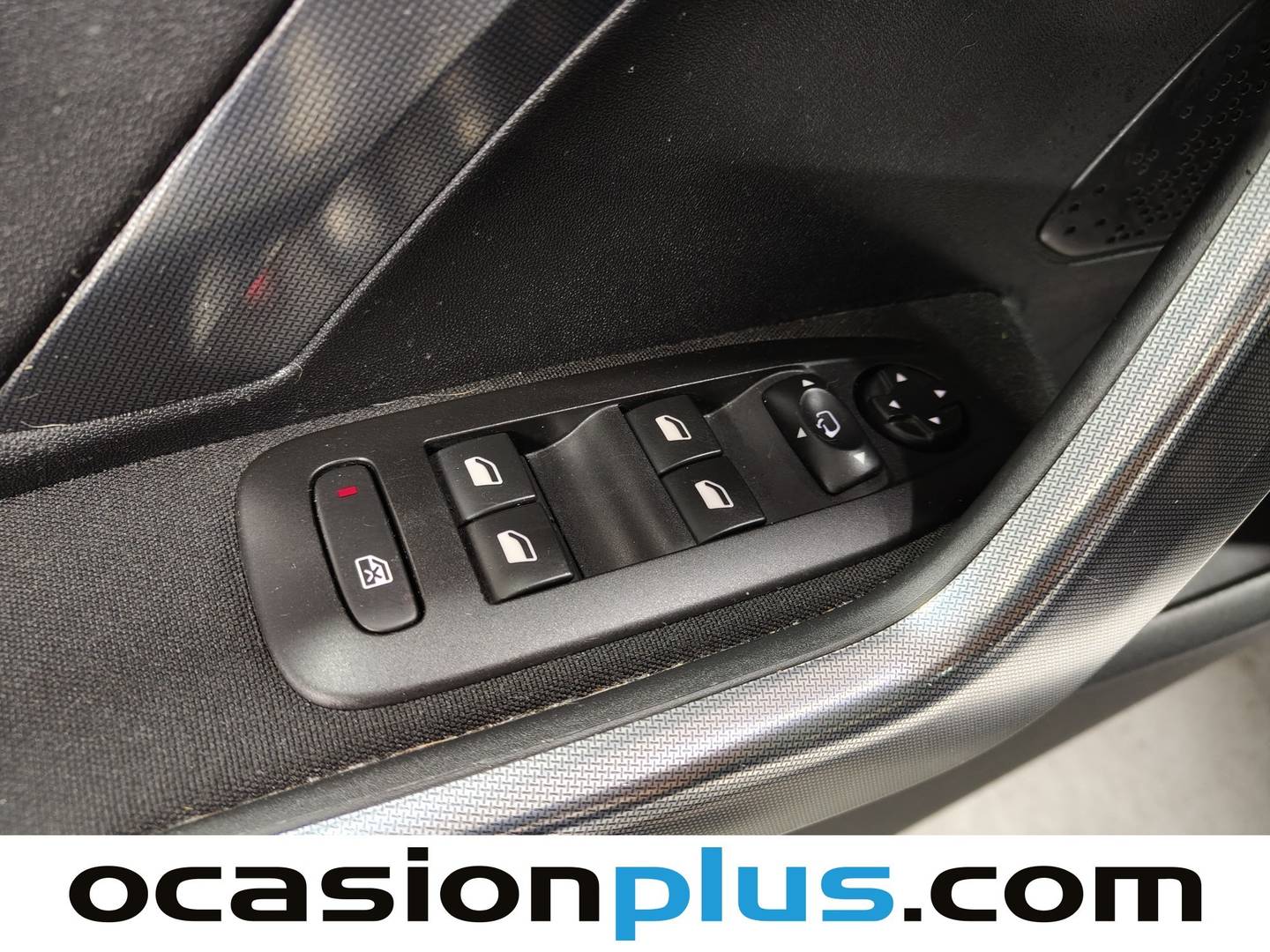 Foto Peugeot 2008 Peugeot 2008 BlueHDi 120 S&S Allure (120 CV)