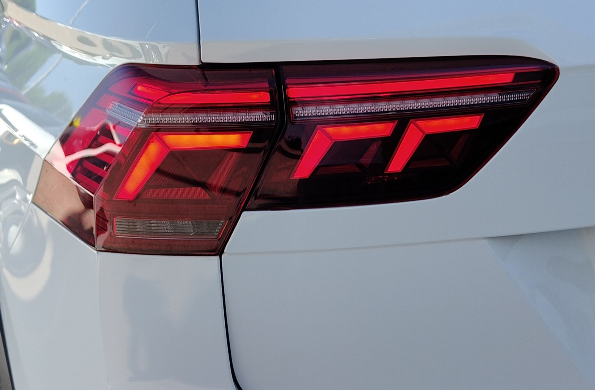 Volkswagen Tiguan R-Line 2.0 TDI DSG - foto 25