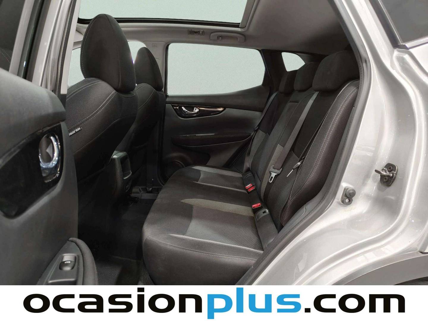 Foto asientos traseros Nissan QASHQAI Nissan Qashqai DIG-T 140 N-Connecta (140 CV)