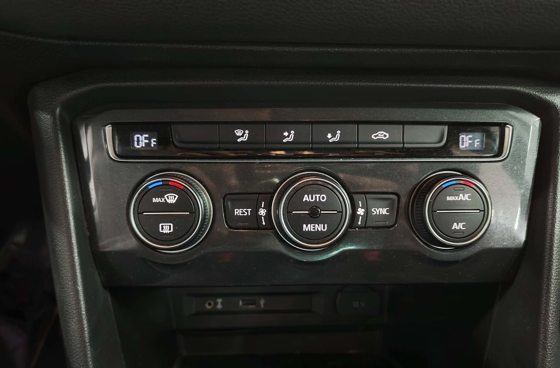 Volkswagen Tiguan Advance 2.0 TDI DSG - foto 29