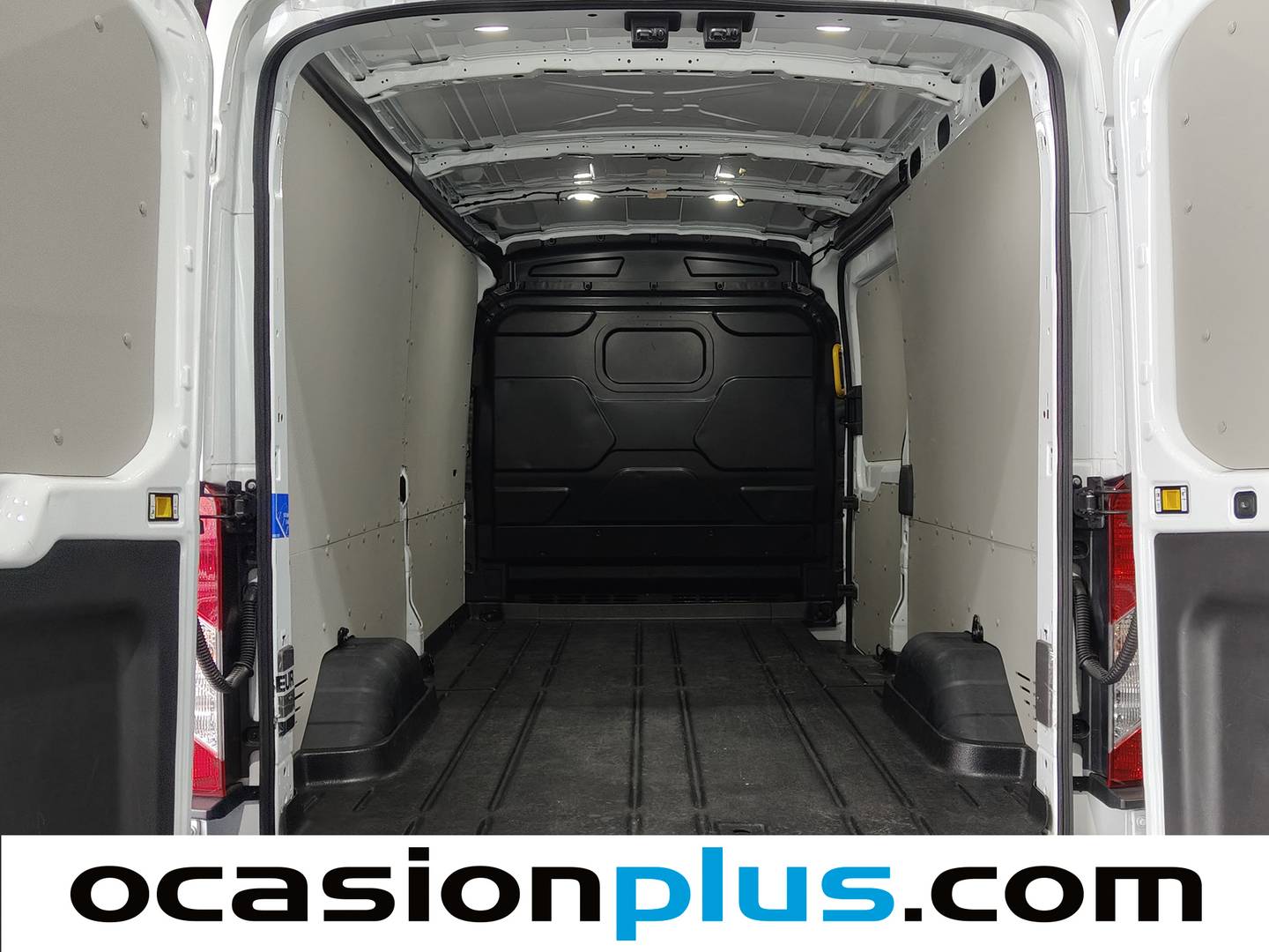 Foto asientos traseros Ford Transit FORD Transit 350 L3 68kWh Trend RWD (184CV)BEV
