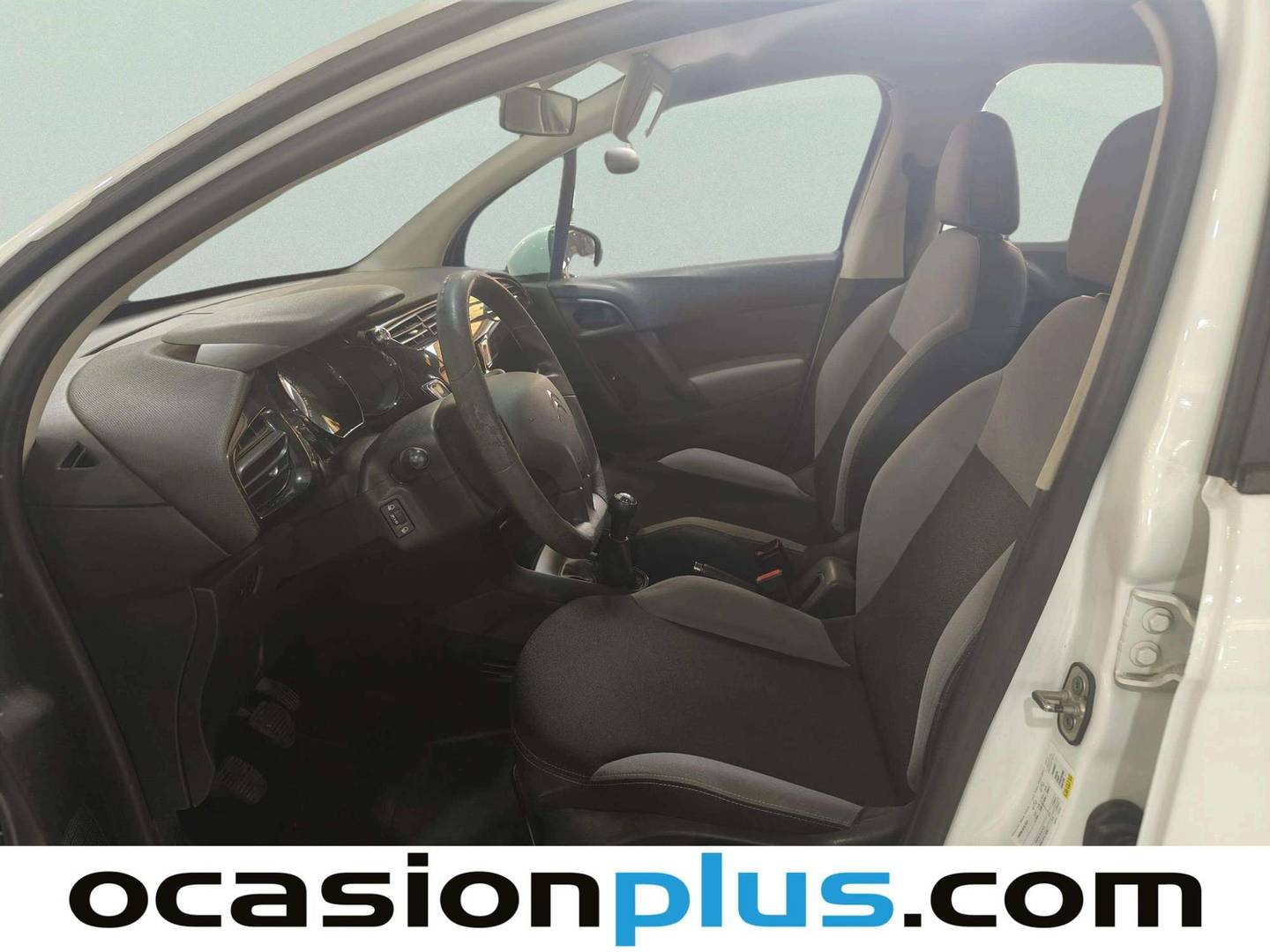 Foto asientos delanteros Citroën C3 Citroën C3 PureTech 82 Tonic (82 CV)