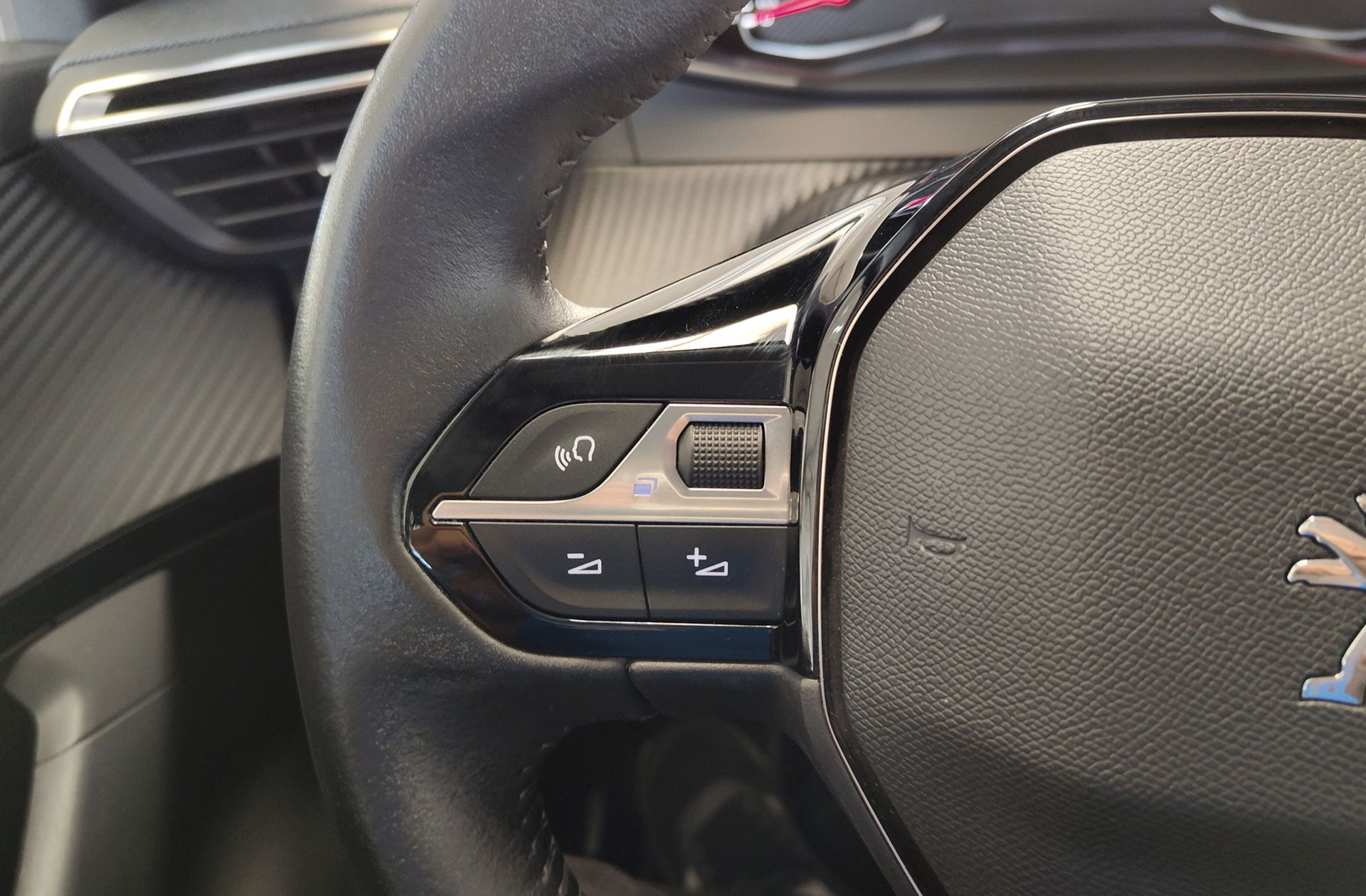 Peugeot 2008 BlueHDi 110 Active Pack - foto 28