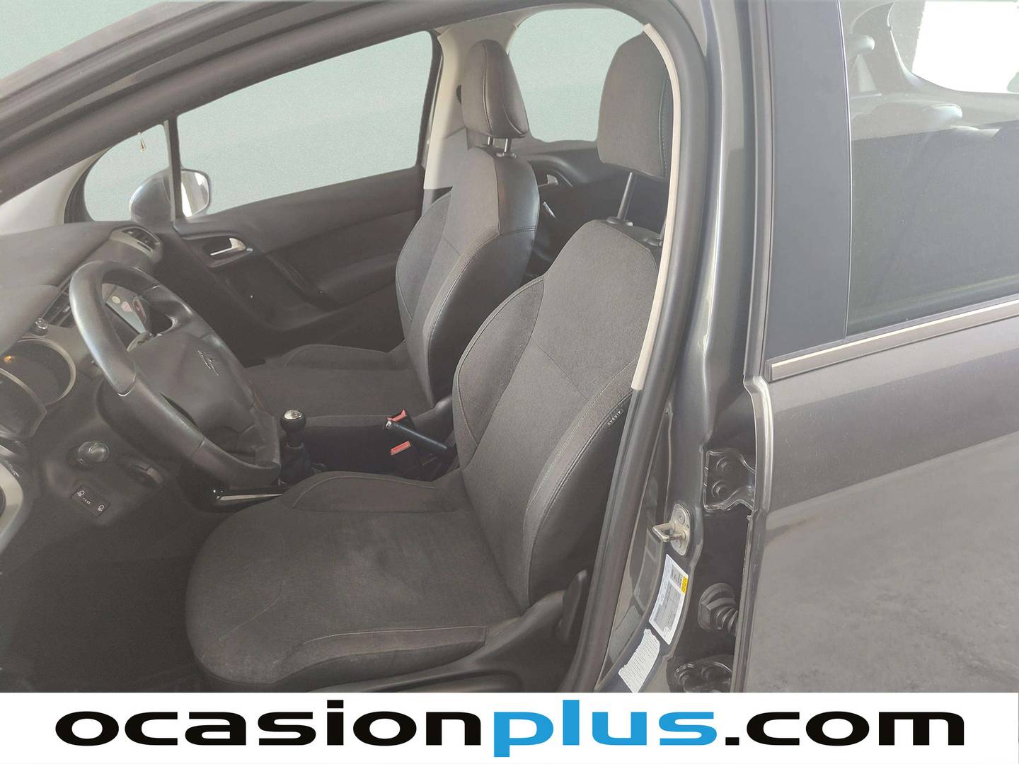 Foto asientos delanteros Citroën C3 Citroën C3 PureTech 82 Live Edition (82 CV)
