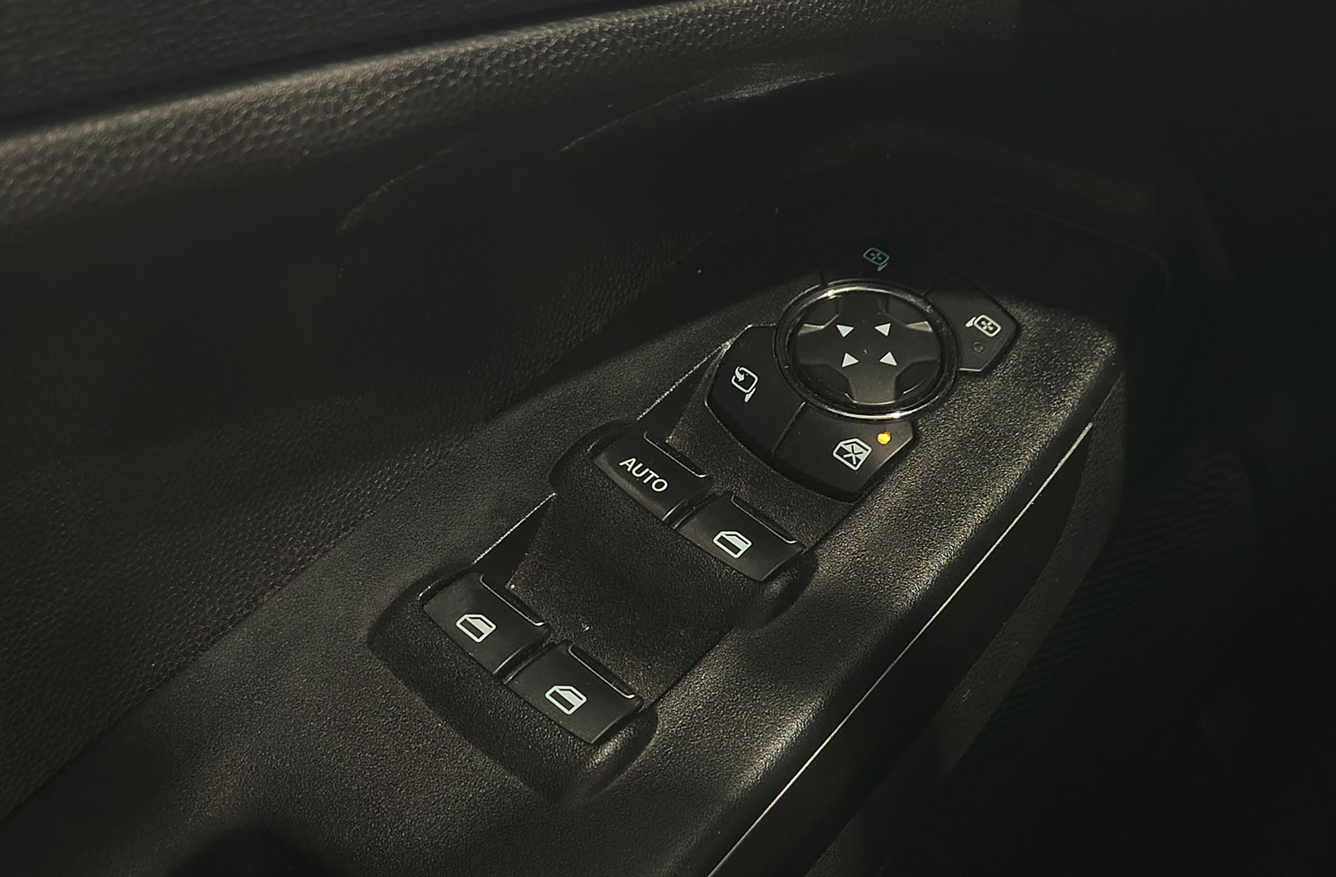 Ford EcoSport 1.0T EcoBoost Trend - foto 32