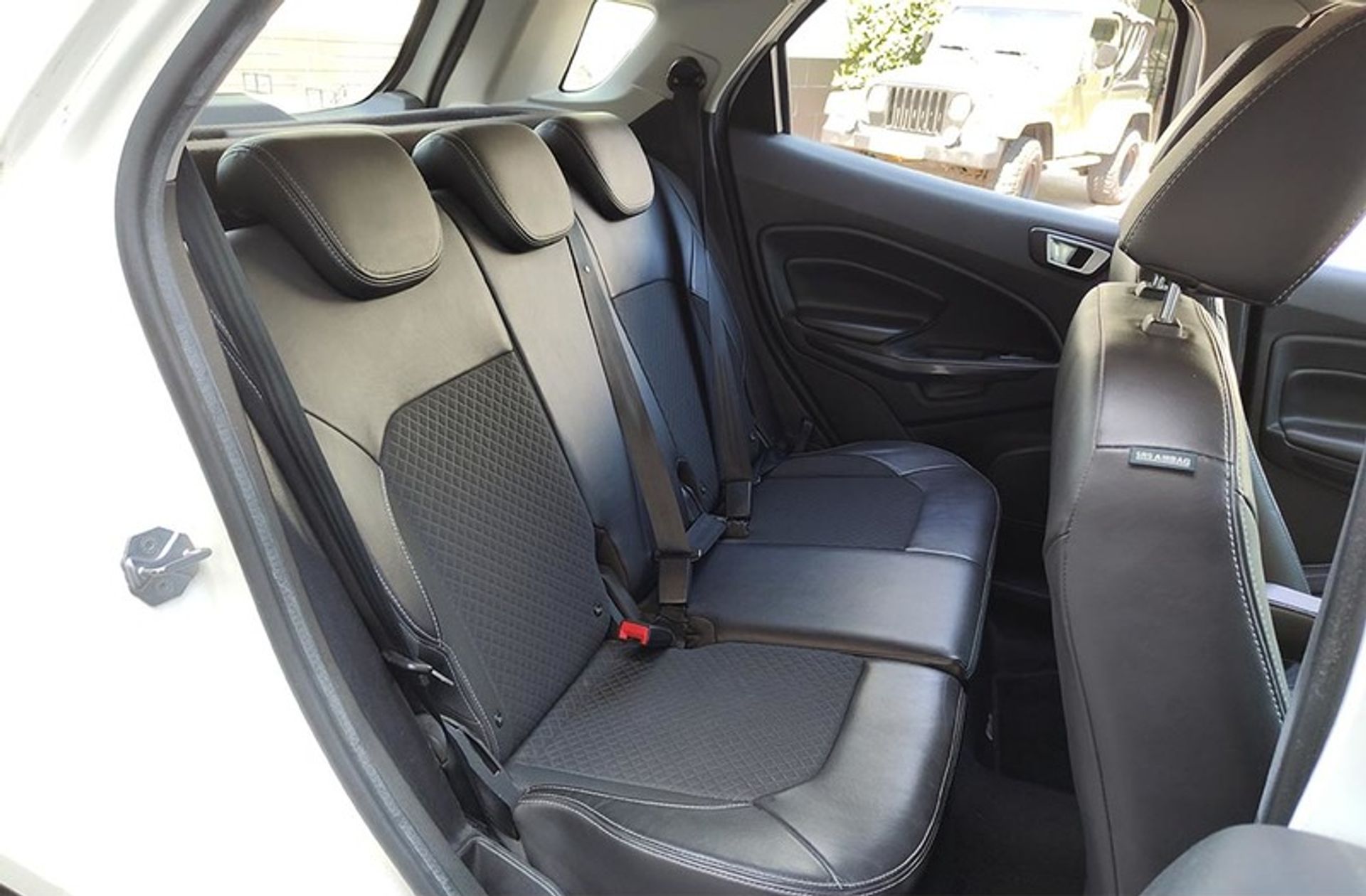 Ford EcoSport 1.5 TDCi Titanium - foto 14