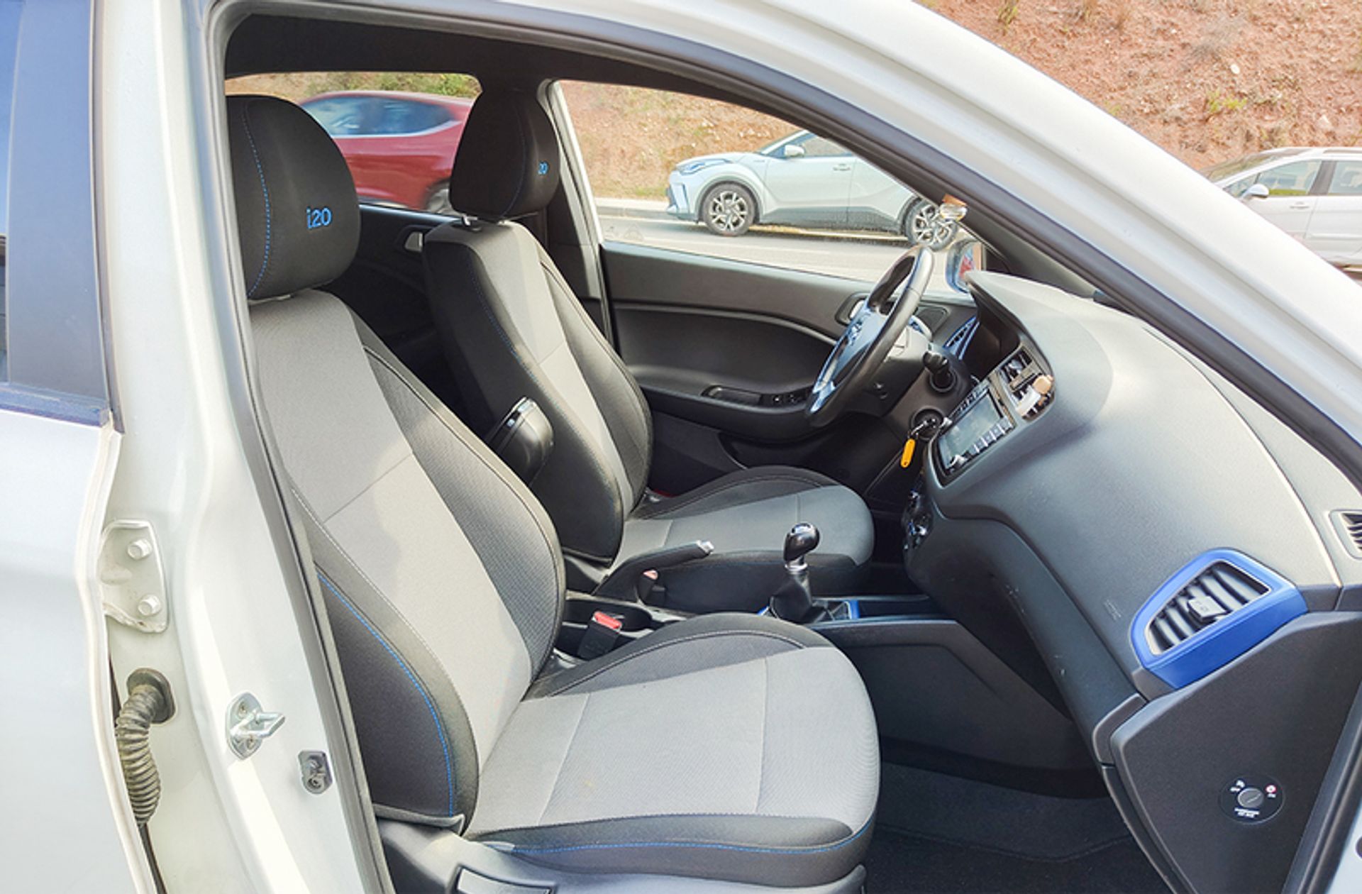 Hyundai i20 1.2 MPI Klass Go! Nav - foto 33
