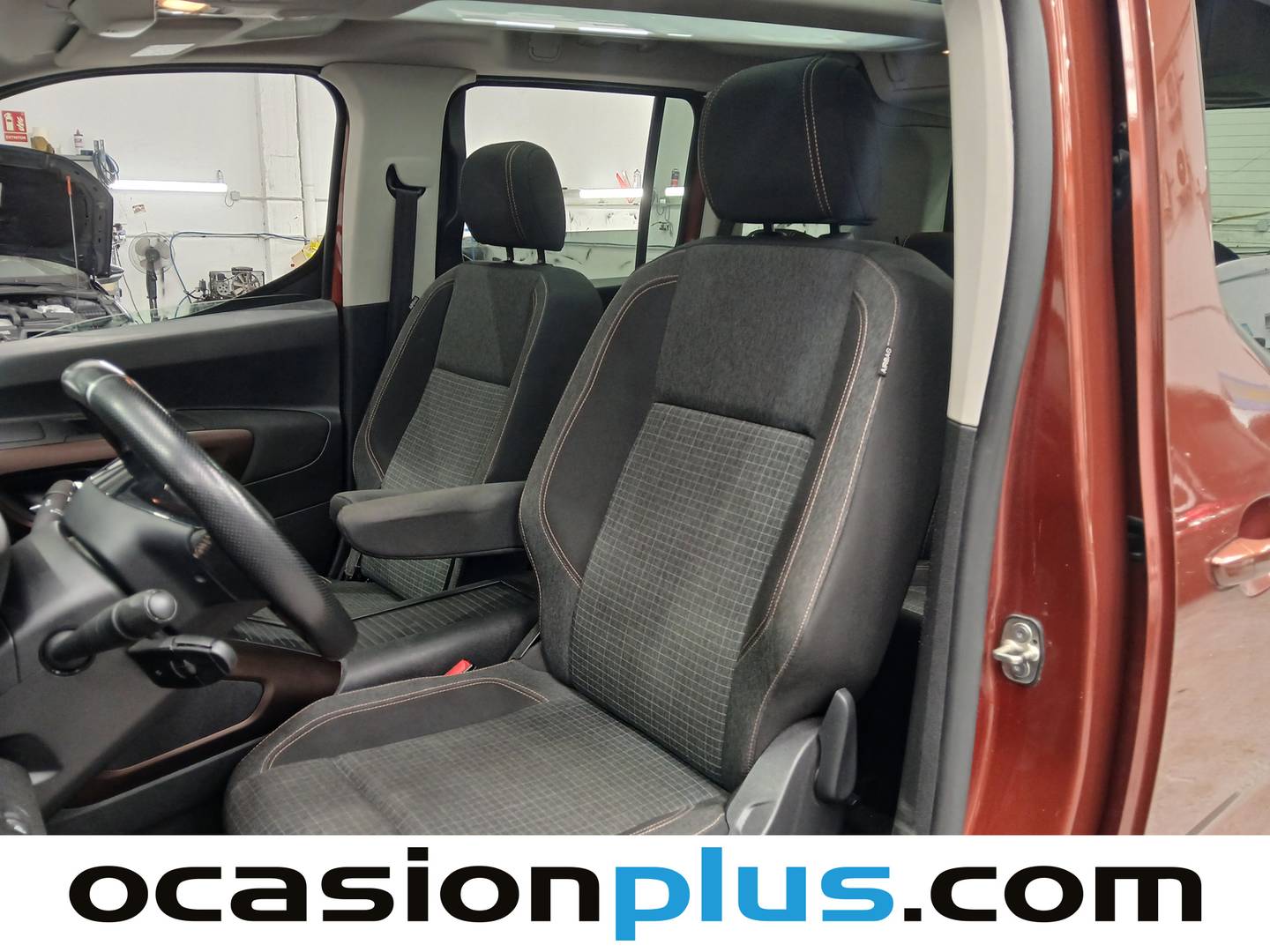 Foto asientos delanteros Peugeot Rifter Peugeot Rifter PureTech 110 GT Line Standard (110 CV)