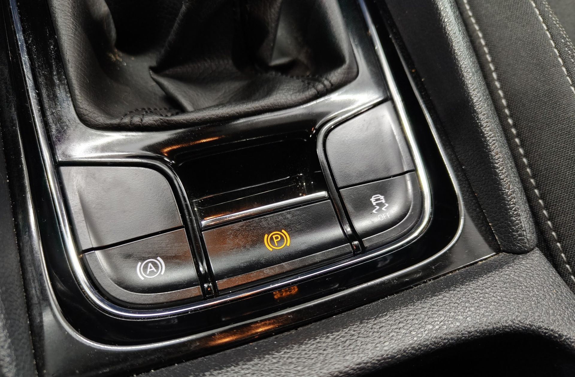 Škoda Karoq 2.0 TDI Selection - foto 31