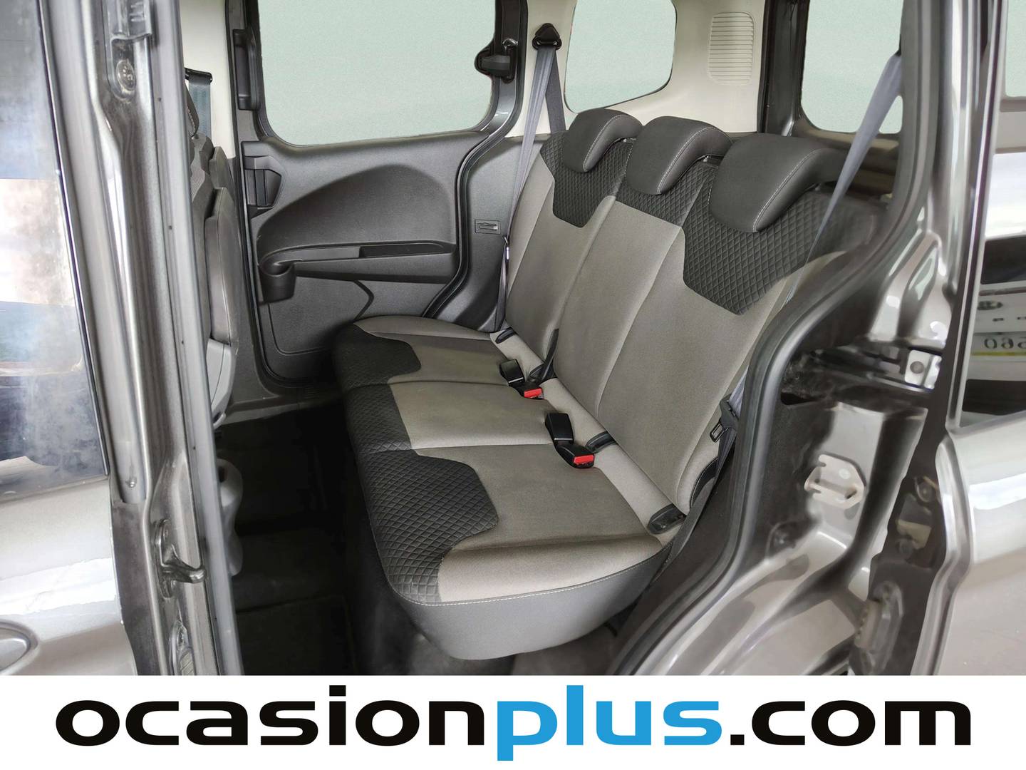 Foto asientos traseros Ford Tourneo Courier Ford Tourneo Courier 1.5 TDCi Titanium (100 CV)
