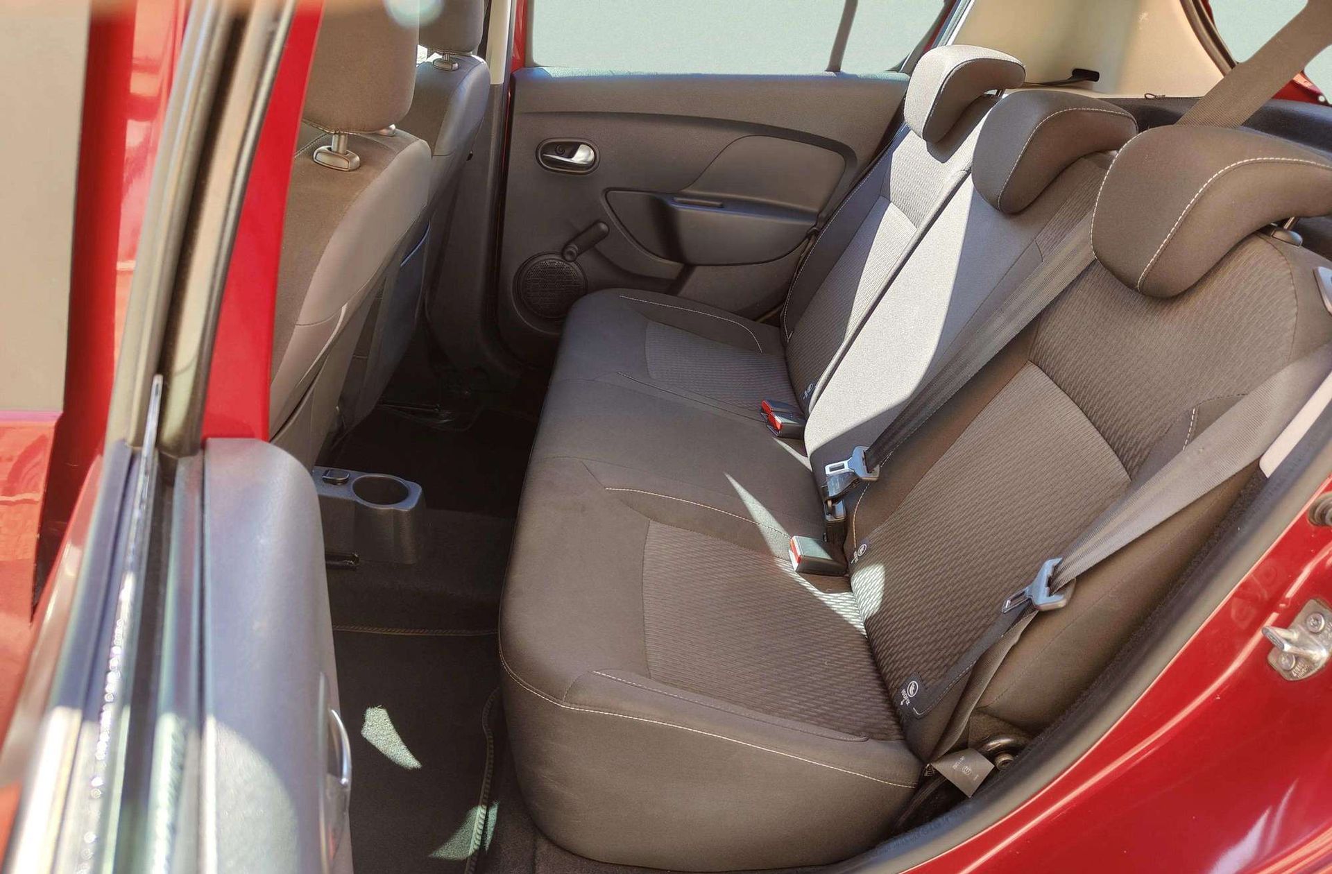 Dacia Sandero Laureate dCi - foto 12