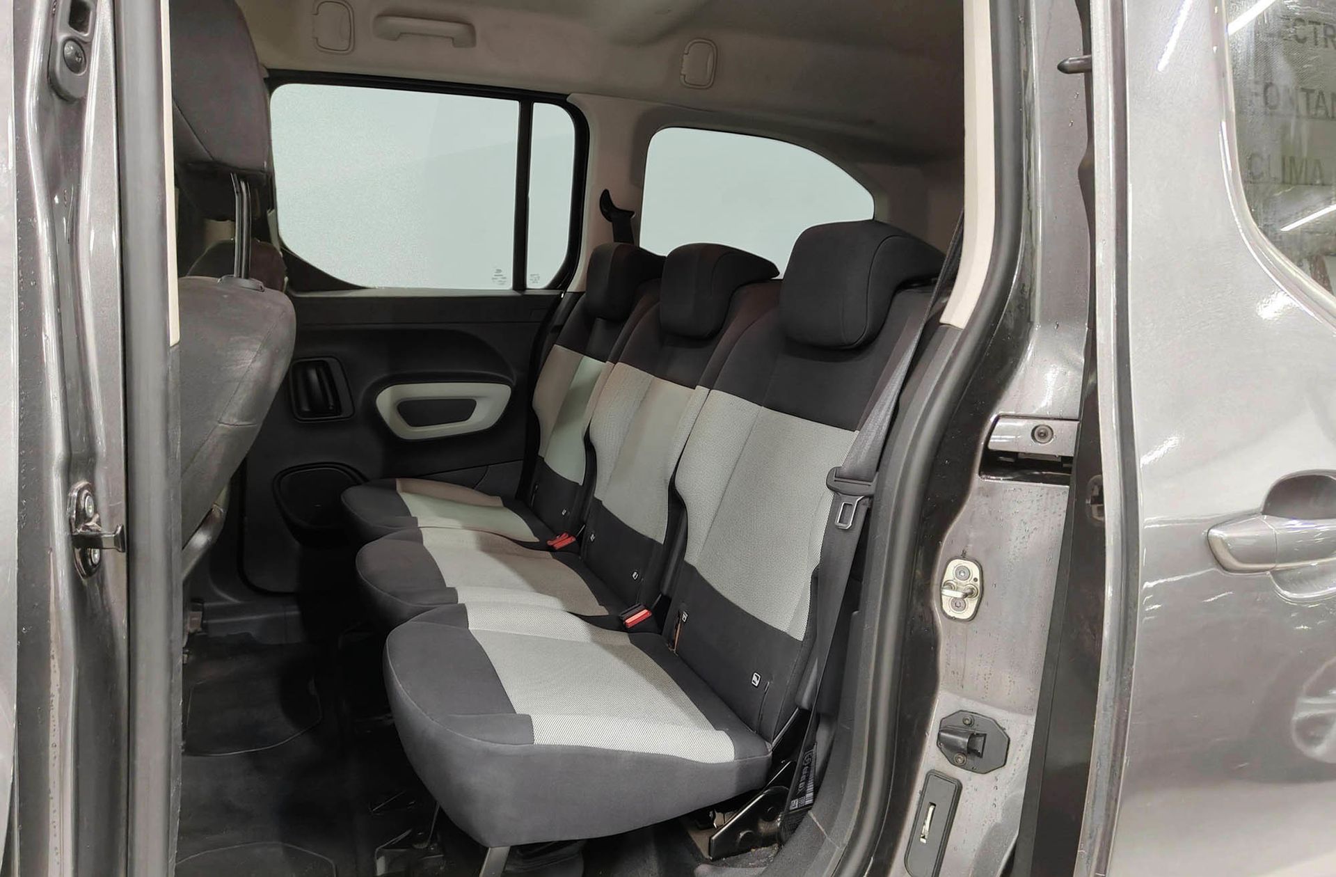 Citroën Berlingo BlueHDi 130 Talla XL Shine EAT8 7 plazas - foto 14