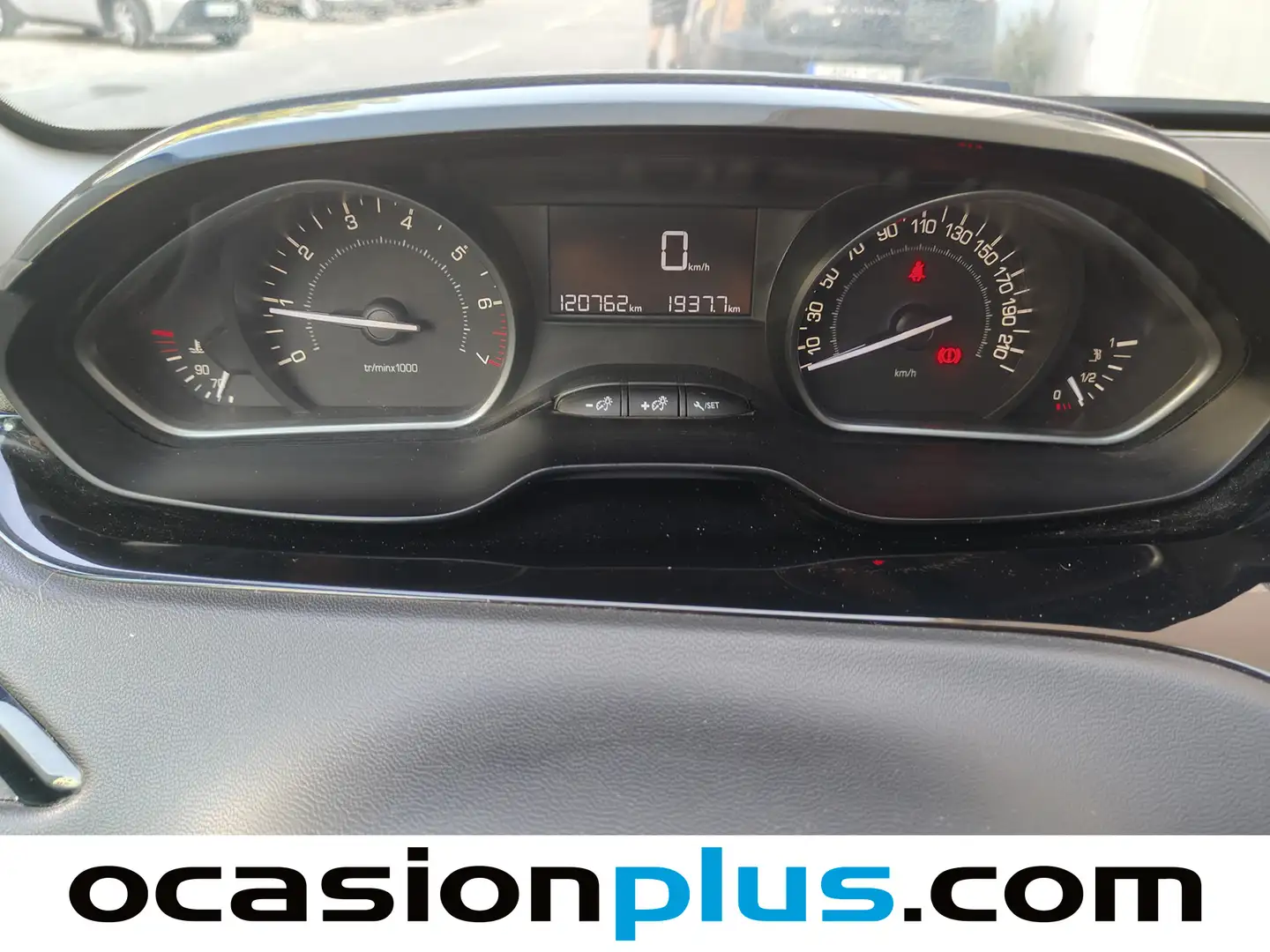 Foto Peugeot 208 Peugeot 208 PureTech Signature (82 CV)