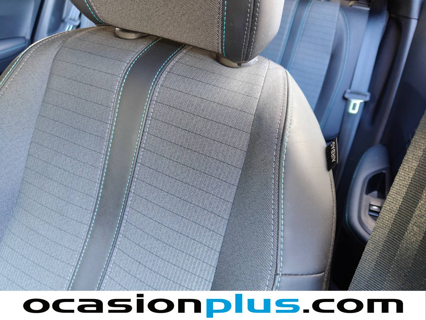 Extras y acabados del Peugeot 2008 Peugeot 2008 PureTech 130 S&S Allure Pack EAT8 (130 CV)