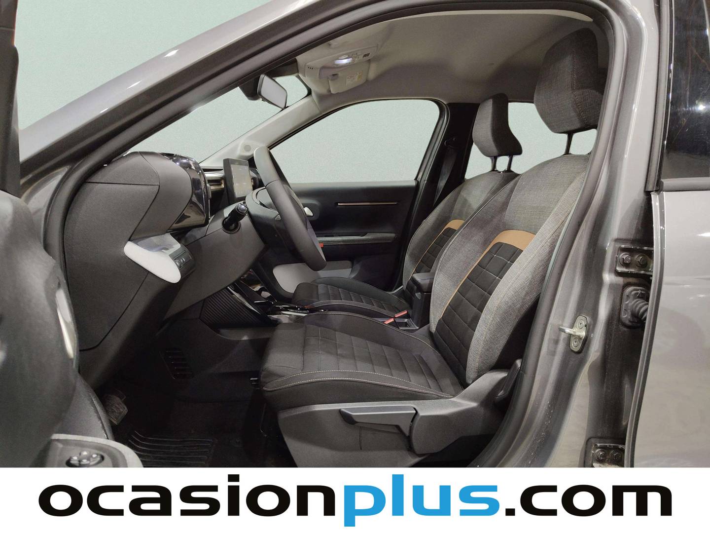 Foto asientos delanteros Citroën C3 Aircross Citroën C3 Aircross Hybrid 145 Plus e-DCS6 (145 CV)