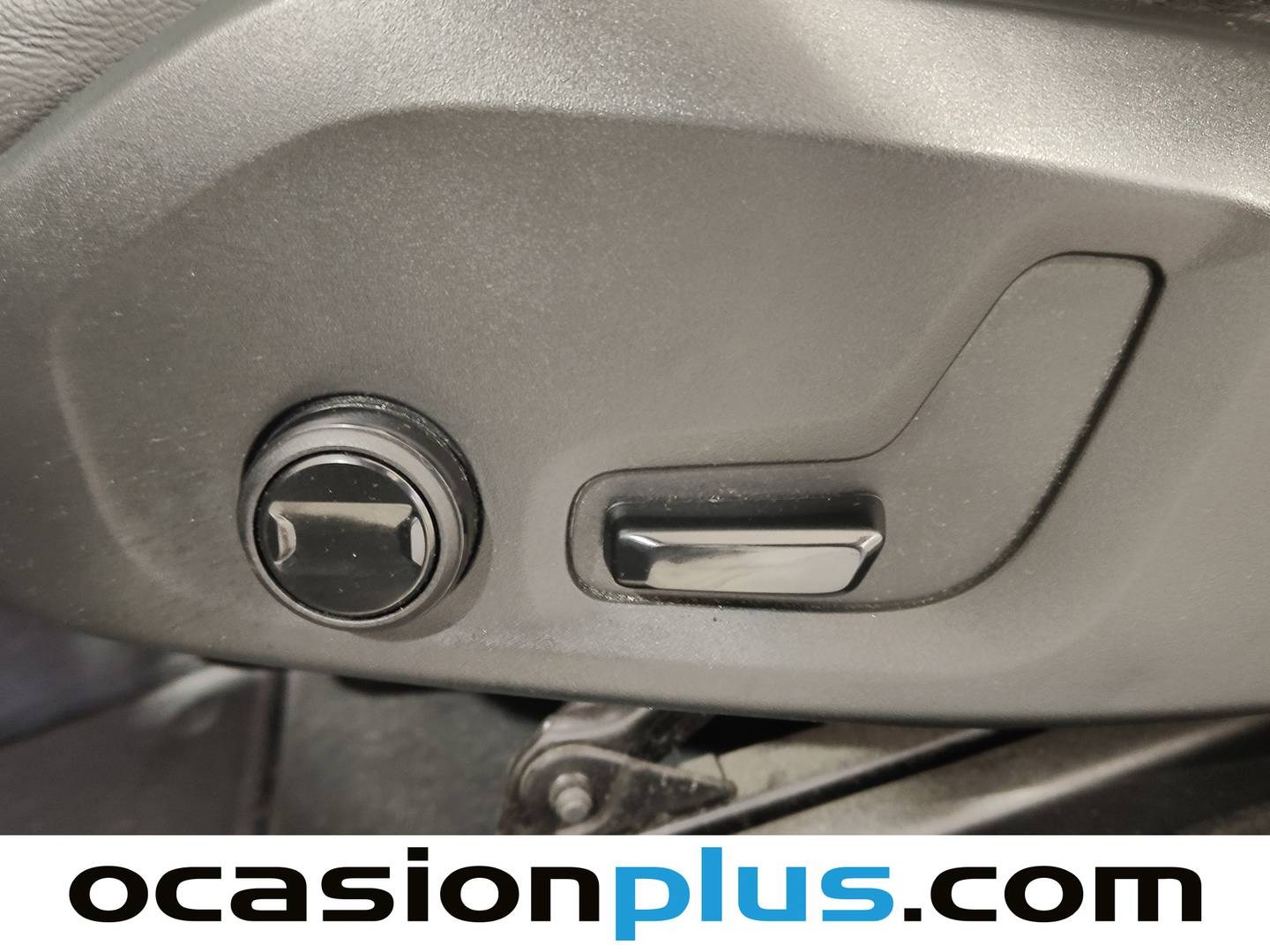 Equipamiento del Volvo XC60 Volvo XC60 B4 D Momentum Pro Auto (197 CV)