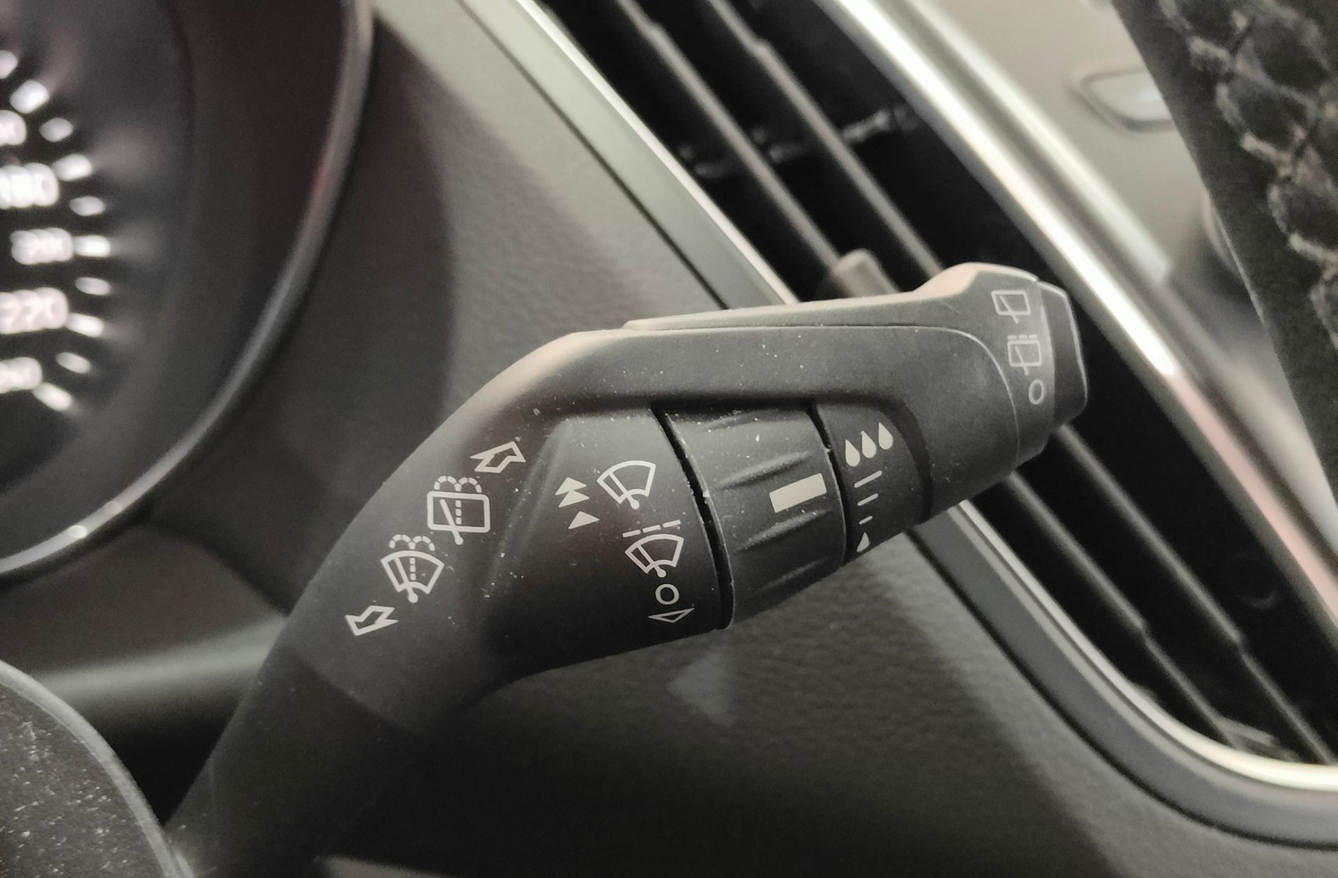 Ford C-Max 1.0 EcoBoost Trend+ - foto 28