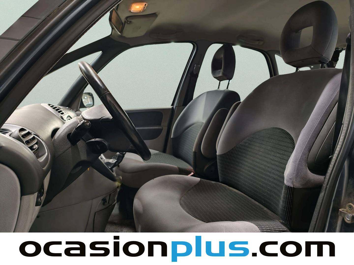 Foto asientos delanteros Citroën Xsara Picasso Citroën Xsara Picasso 1.6 HDI LX Plus (92 CV)