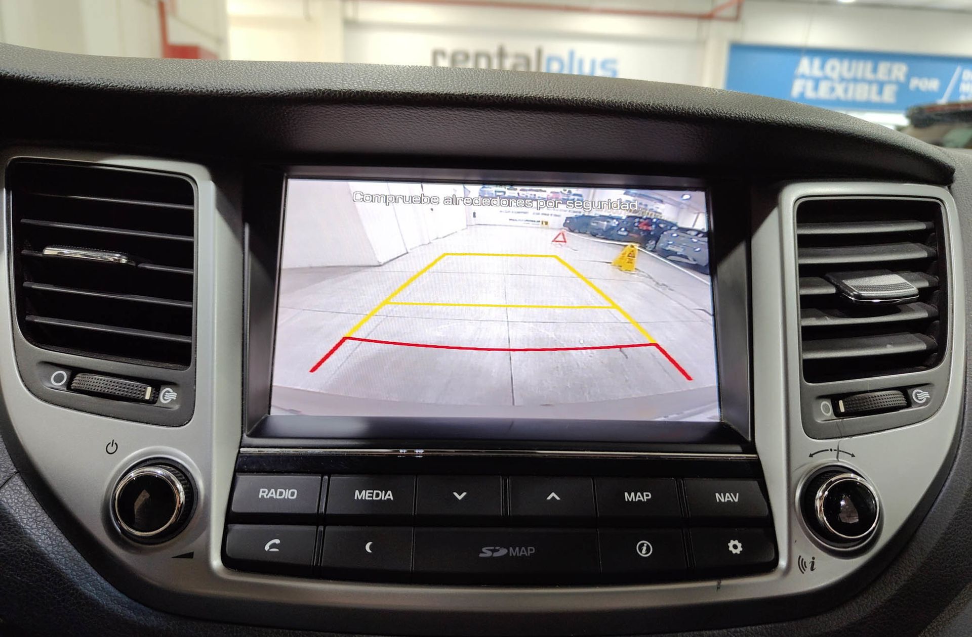 Hyundai Tucson 1.7 CRDi BlueDrive Tecno Sky 4x2 - foto 11