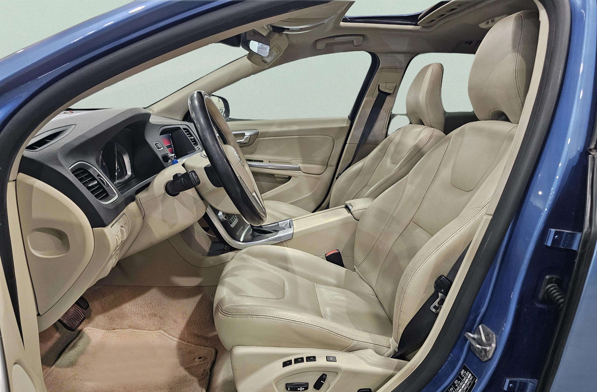 Volvo V60 D3 Summum - foto 11