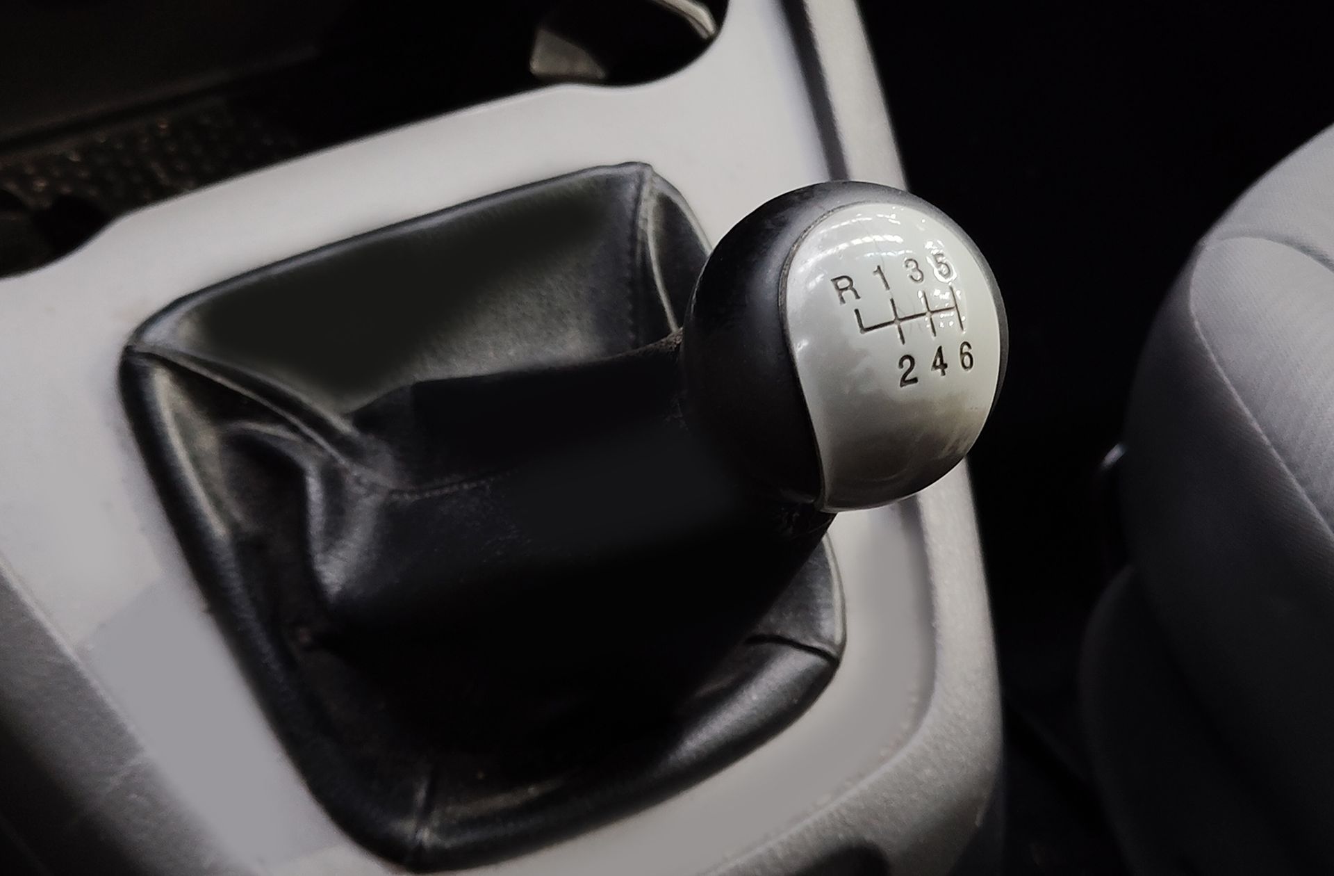 SsangYong Rodius 2.0 e-Xdi Premium 7 plazas - foto 5