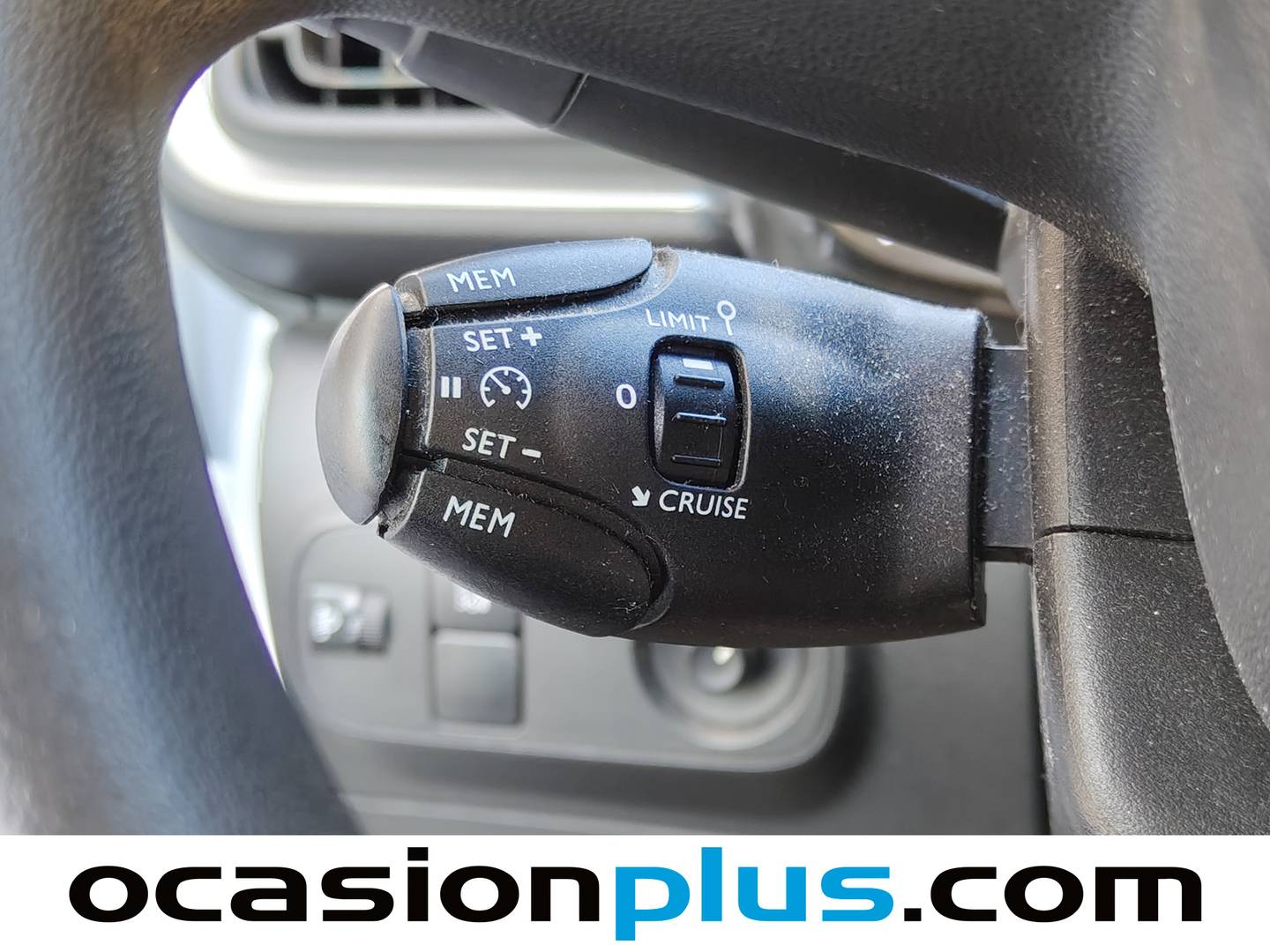 Equipamiento del Citroën C3 Citroën C3 PureTech 82 Feel (83 CV)