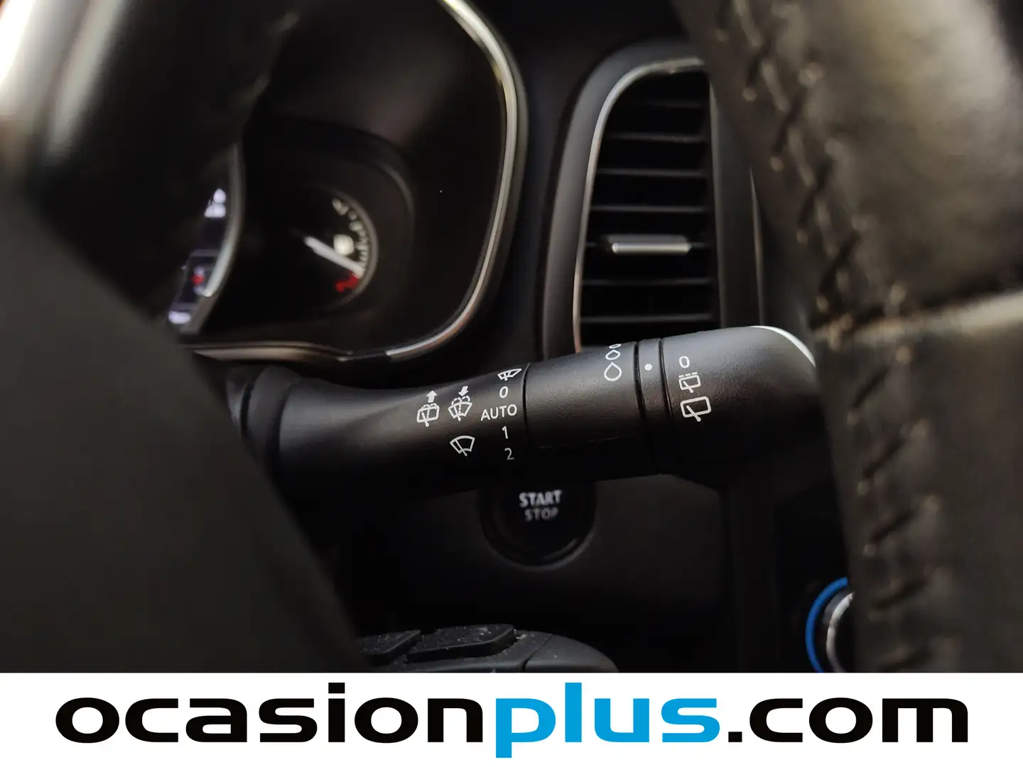 Foto Renault Mégane Renault Megane Zen TCe (140 CV) GPF