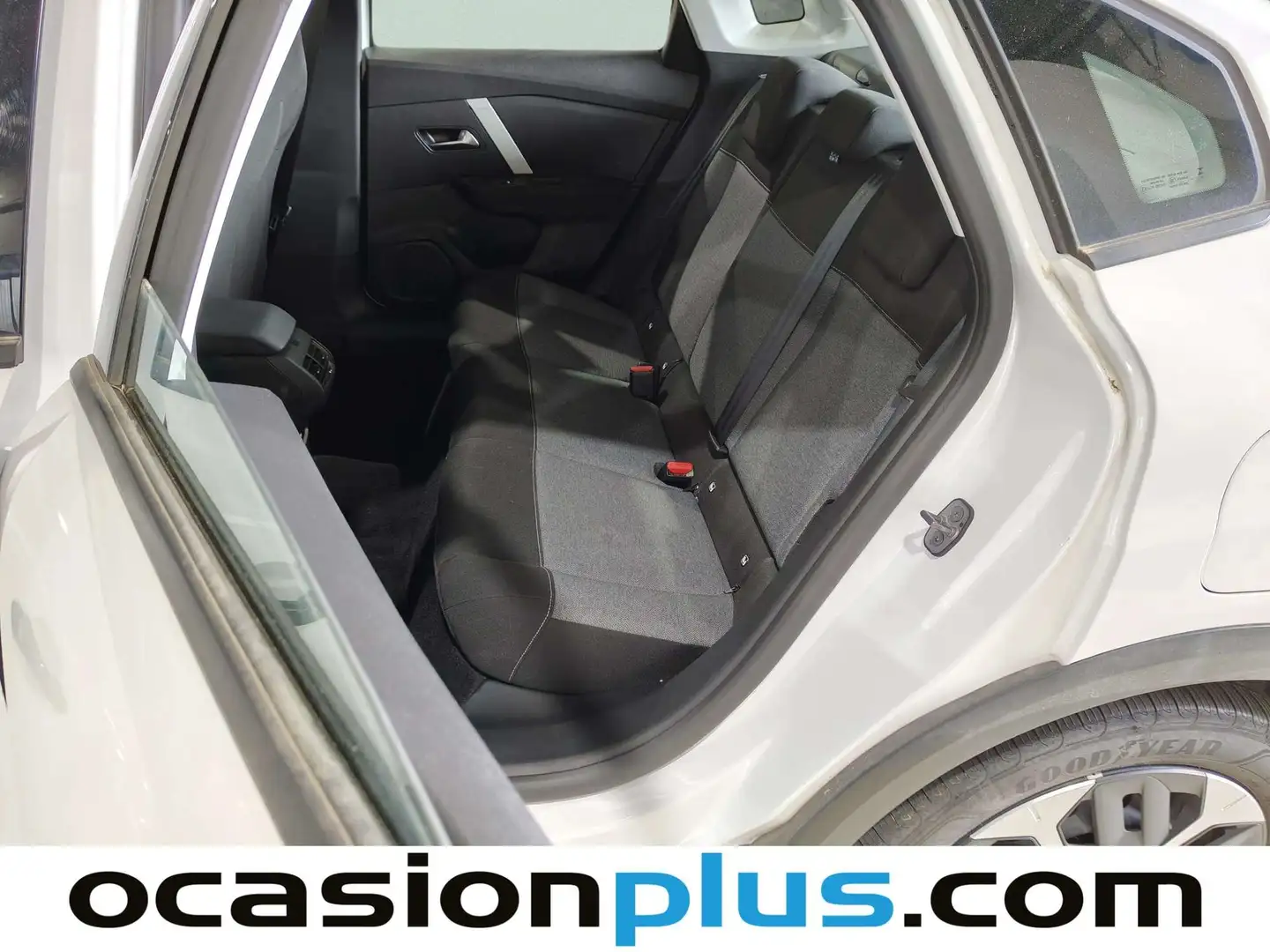 Foto Citroën C4 X Citroen C4 X PureTech 100 S&S 6v You (102 CV)