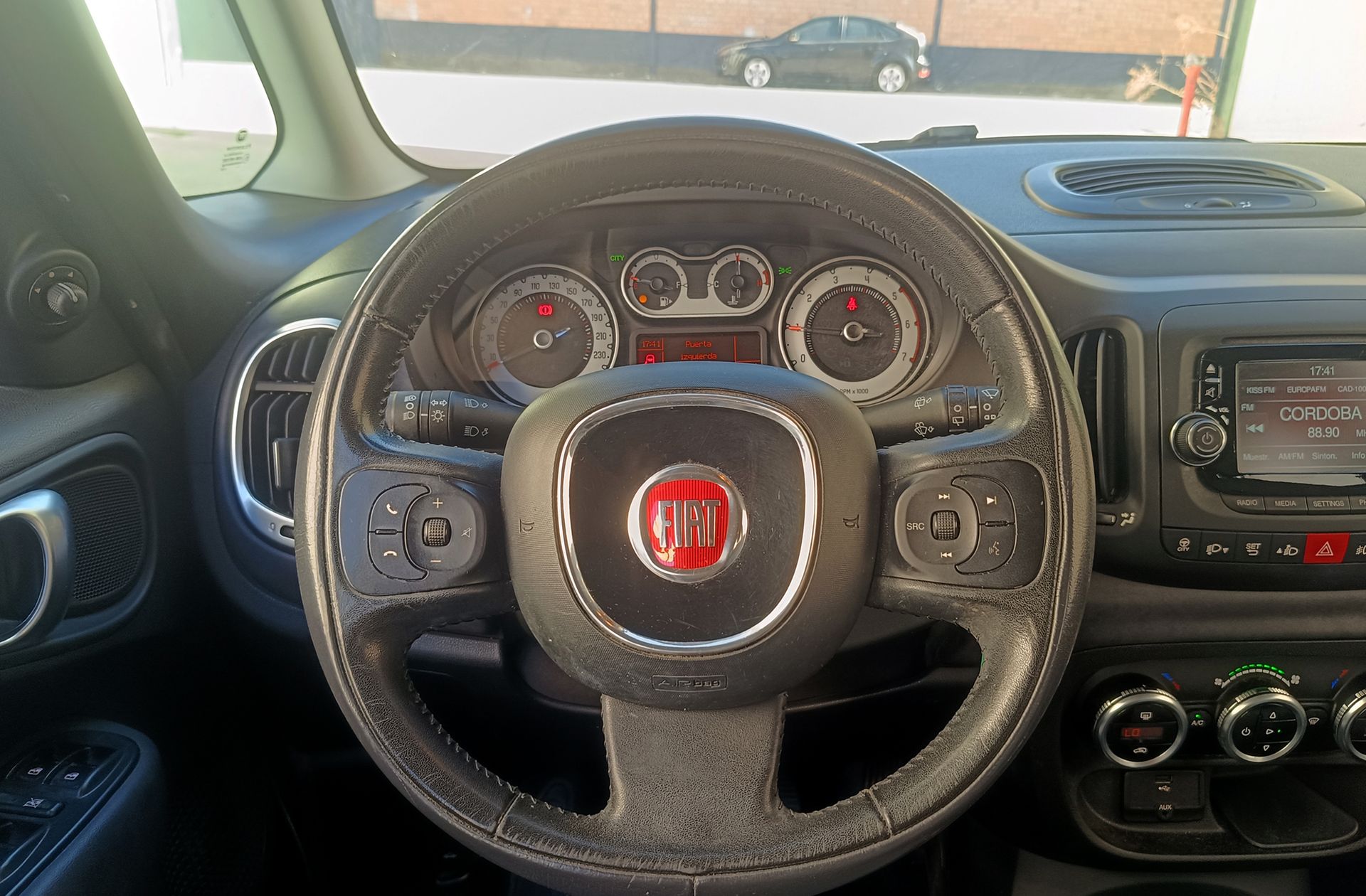 Fiat 500L 1.3 16v MultiJet II Living 7 plazas - foto 22