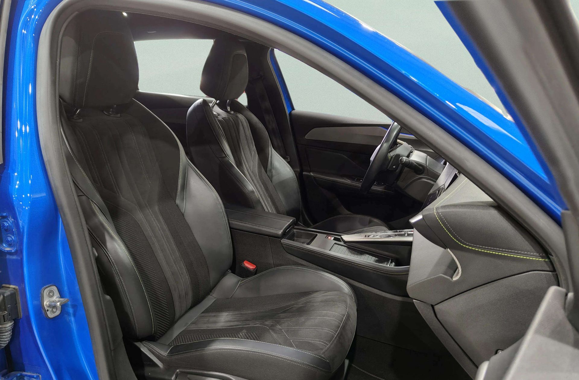 Peugeot 308 BlueHDi 130 GT EAT8 - foto 20