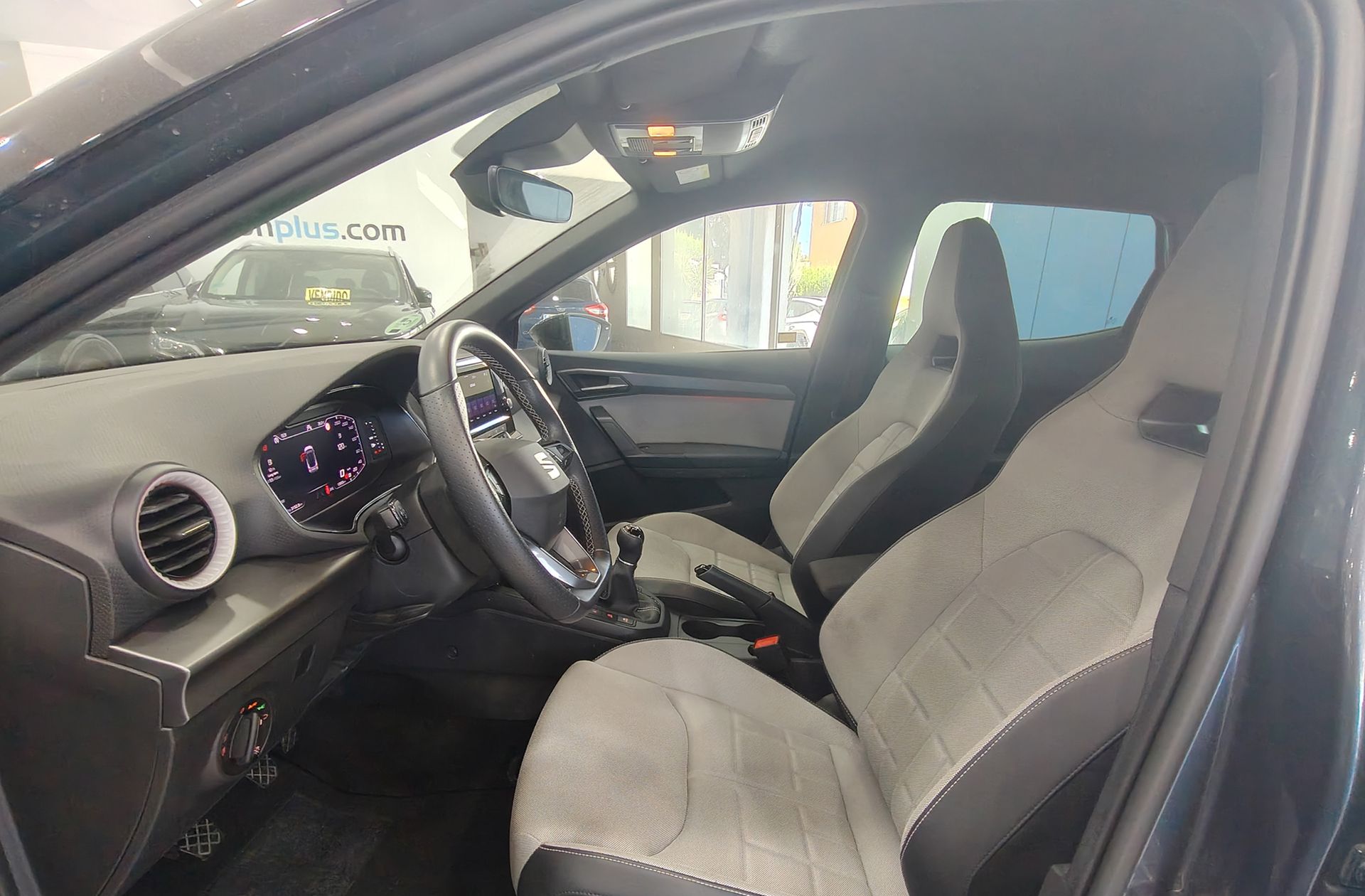 SEAT Arona 1.0 TSI FR - foto 10