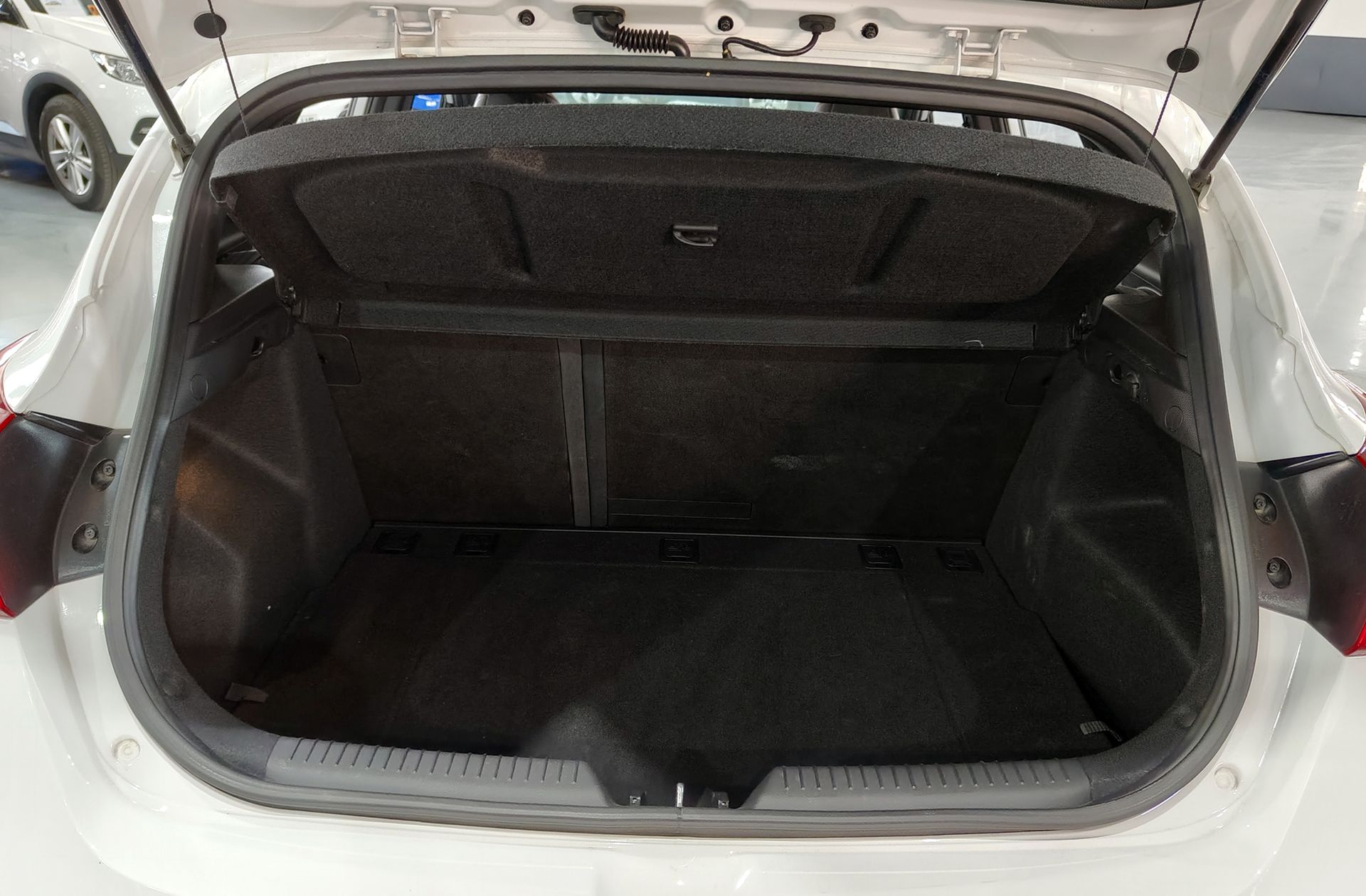 Hyundai i30 1.6 T-GDi Turbo Sky Nav - foto 16