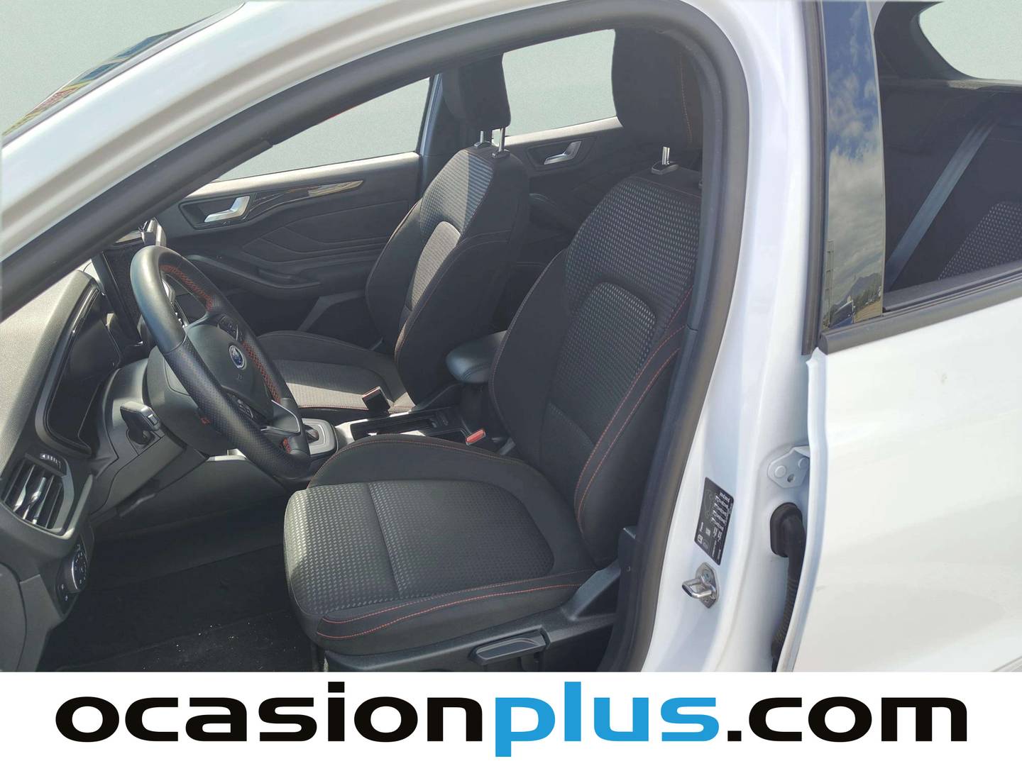 Foto asientos delanteros Ford Focus Ford Focus 1.0 Ecoboost MHEV ST-Line Auto (155 CV)