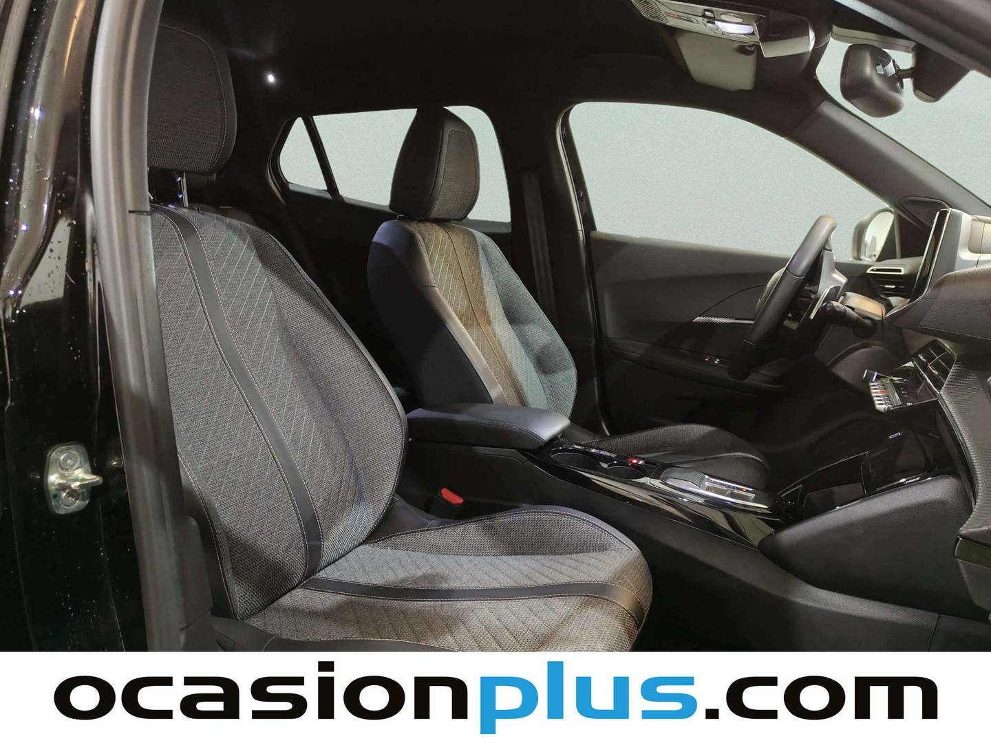 Peugeot 2008 Peugeot 2008 Allure Hybrid eDCS6 (145 CV) km 0