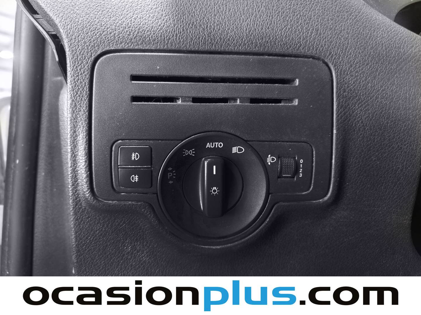 Equipamiento del Mercedes Vito Mercedes Vito 109 CDI Compacta (88 CV)