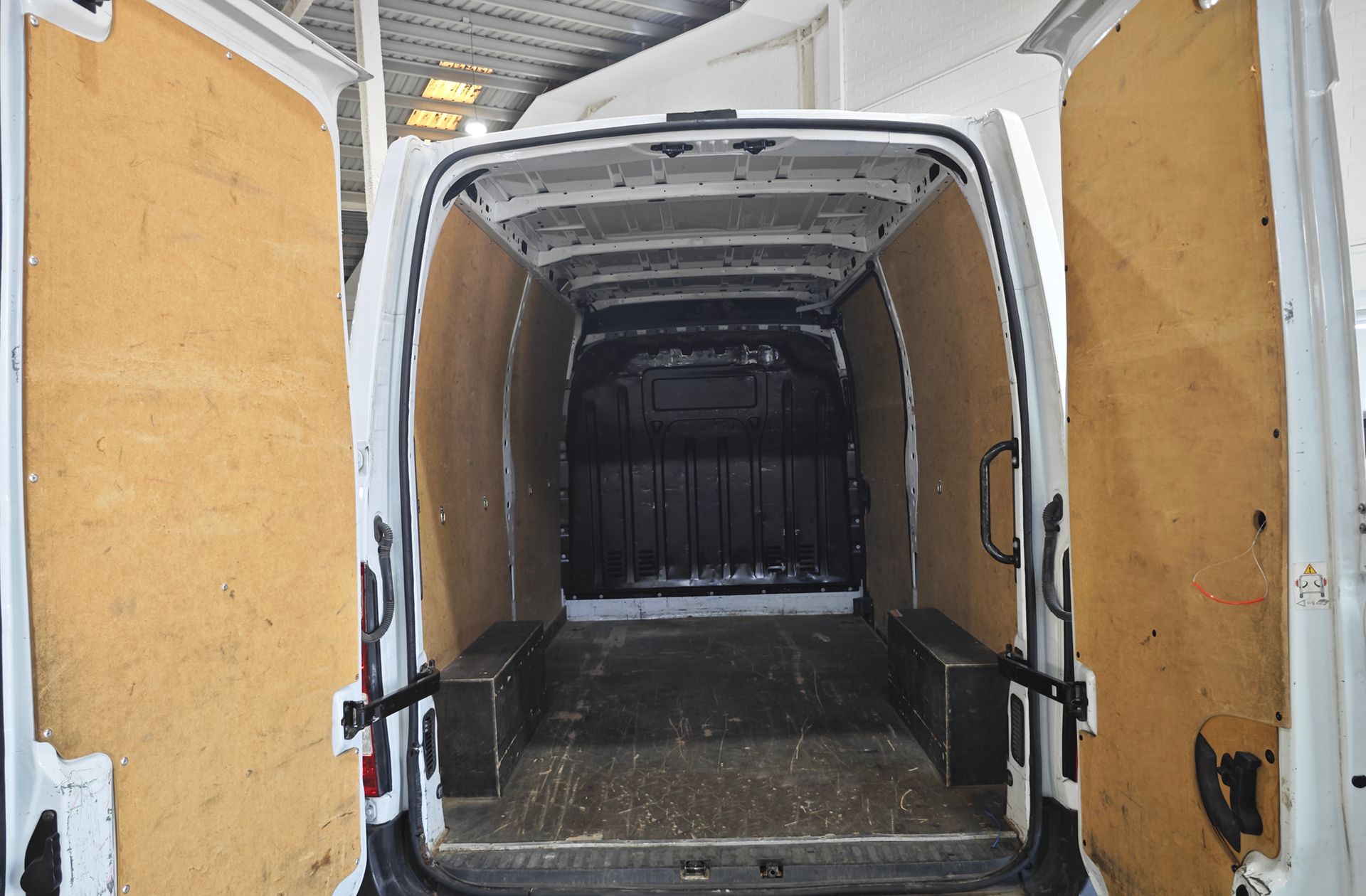 Nissan Interstar 2.3 dCi L2H2 3,5T FWD GO - foto 11