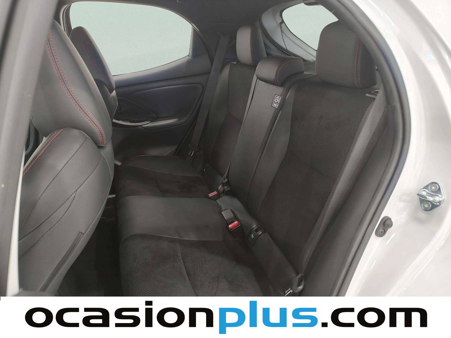 Foto asientos traseros Toyota Yaris Toyota Yaris 1.5 130H GR Sport (130 CV)