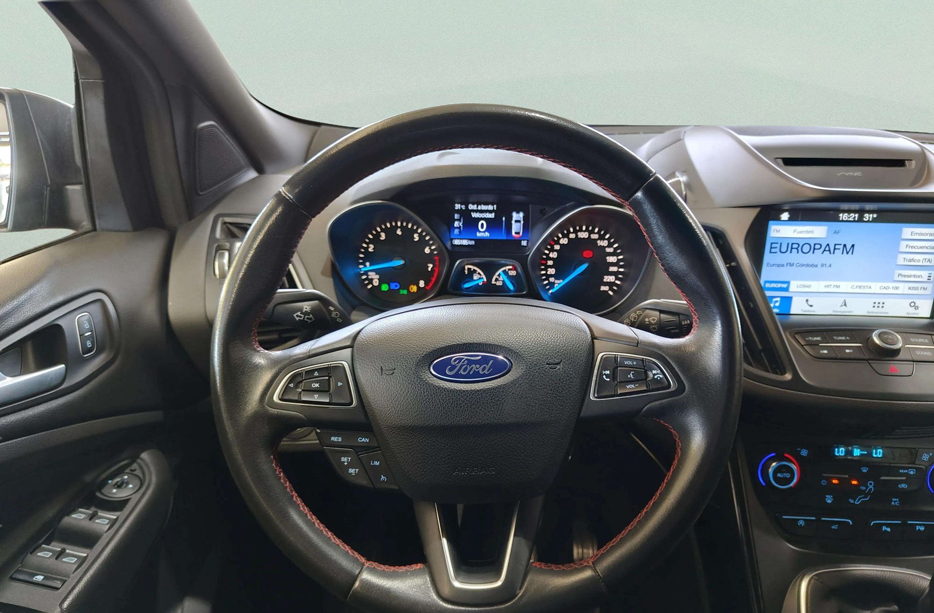 Ford Kuga 1.5 EcoBoost ST-Line 4x2 - foto 21