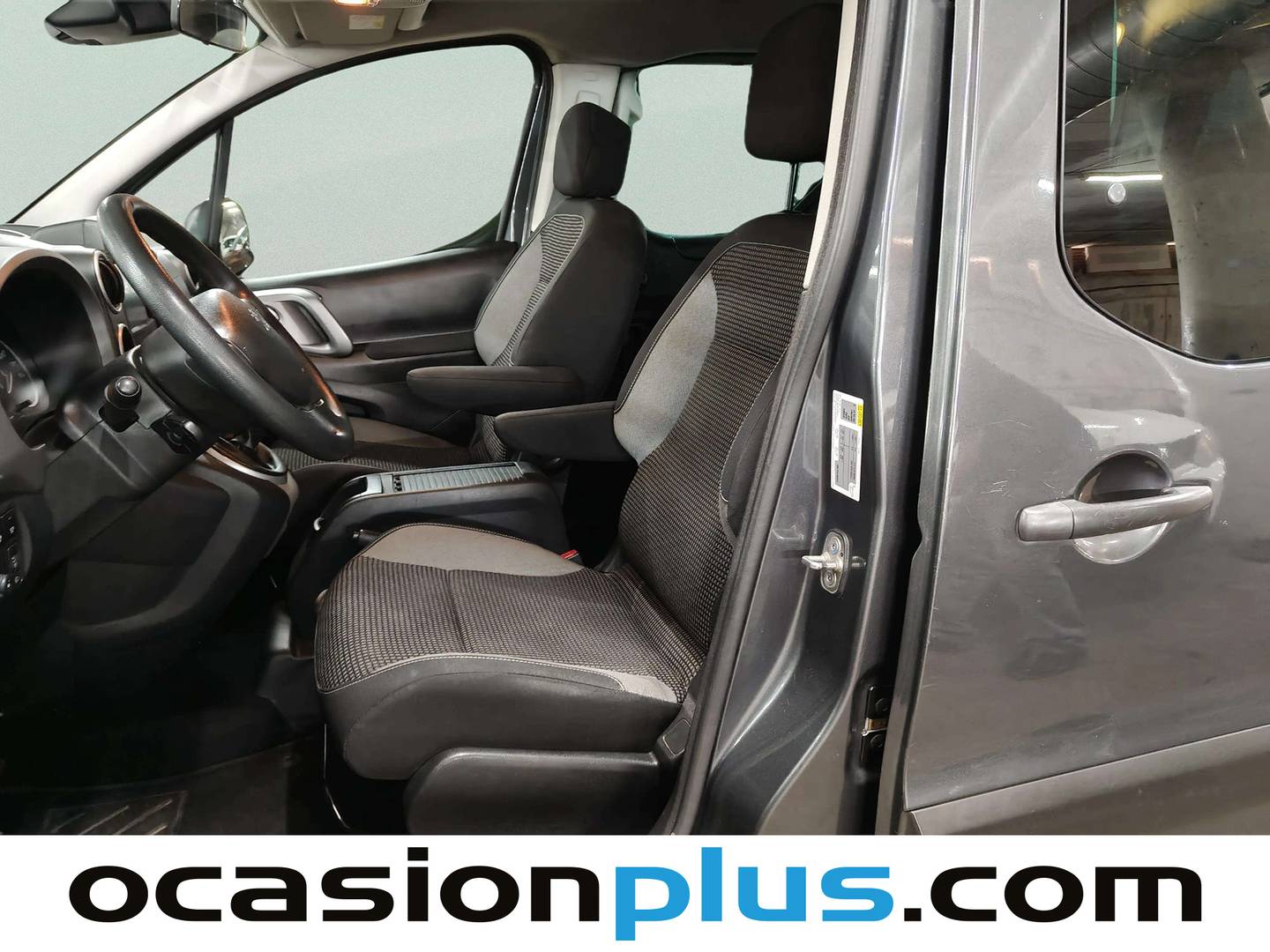 Foto asientos delanteros Peugeot Partner Peugeot Partner Tepee Combi 1.6 BlueHDI Outdoor BlueHDi (120 CV) 7 Plazas